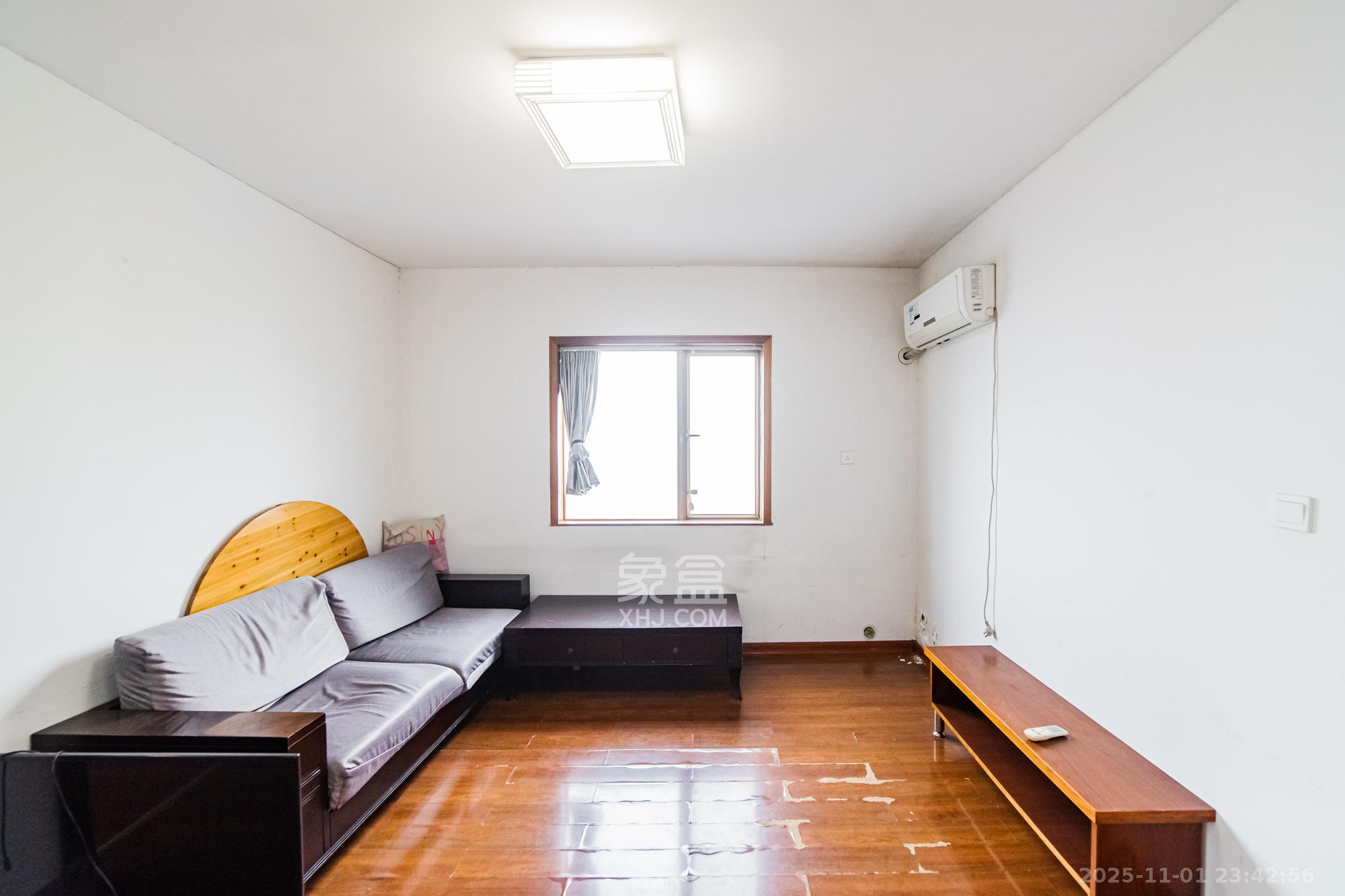 星尚520  1室2厅2卫    35.0万