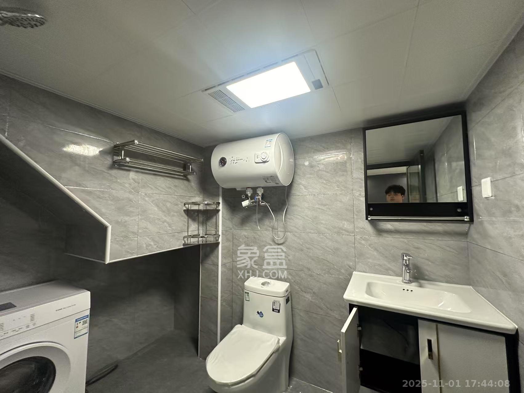 世茂璀璨天城公寓  1室1厅1卫    2000.0元/月室内图