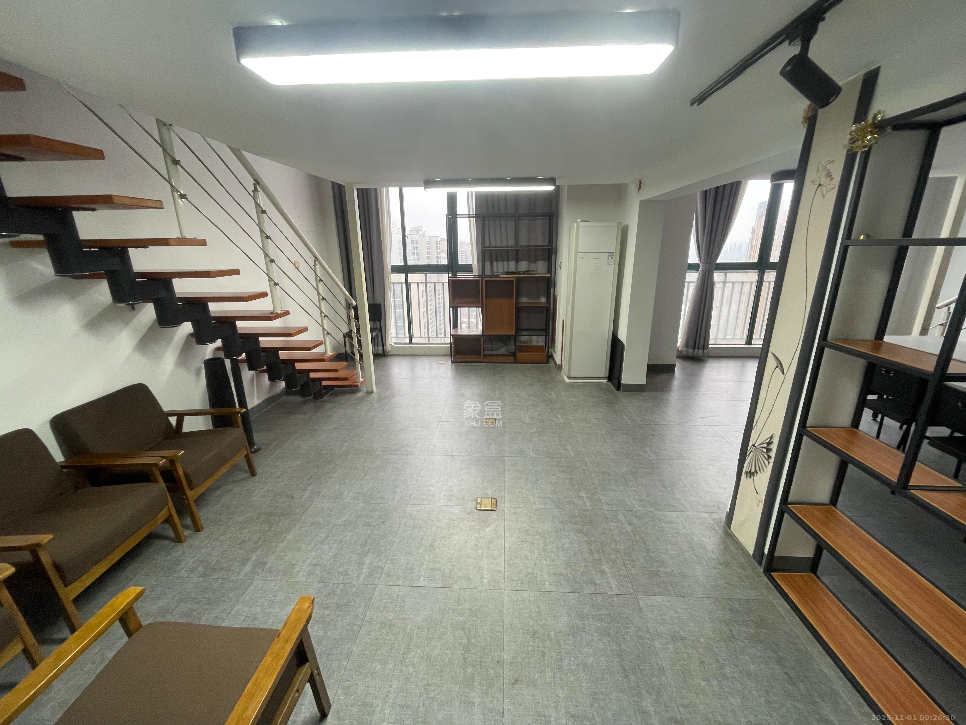 洋湖时代 1室1厅1卫 3200.0元/月 洋湖时代 1室1厅1卫 3200.0元/月室内图