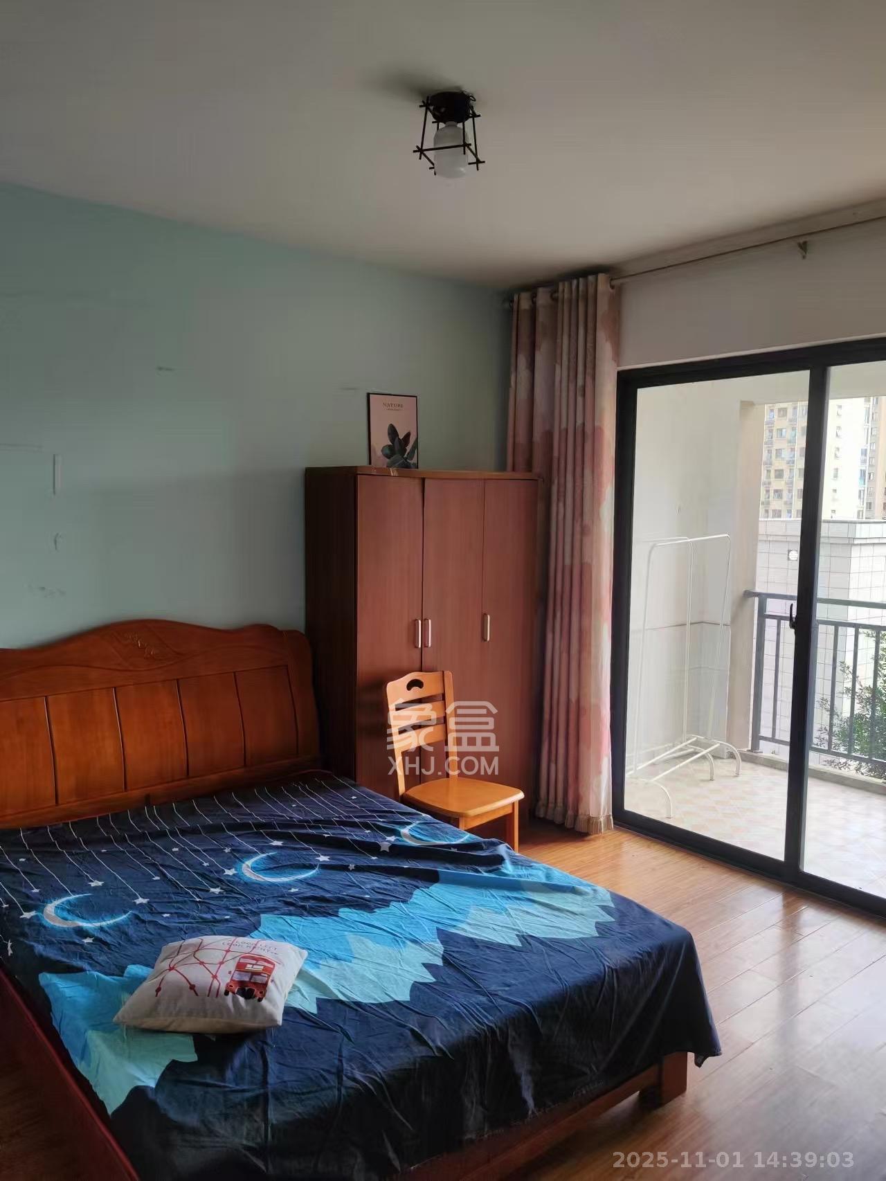 中南红领邦（红星嘉和苑）  1室2厅2卫    2300.0元/月