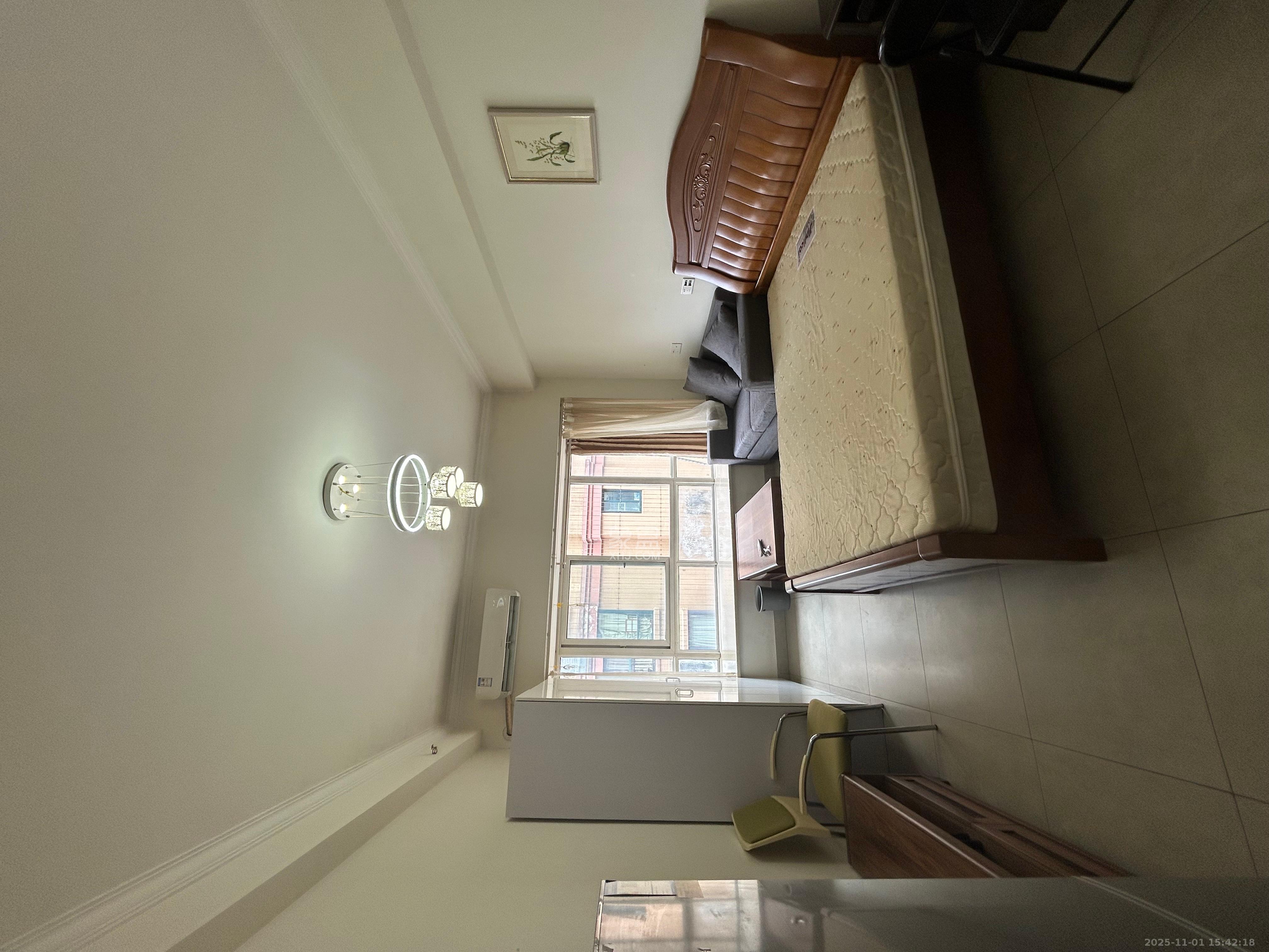 星城荣域  1室1厅1卫    1300.0元/月