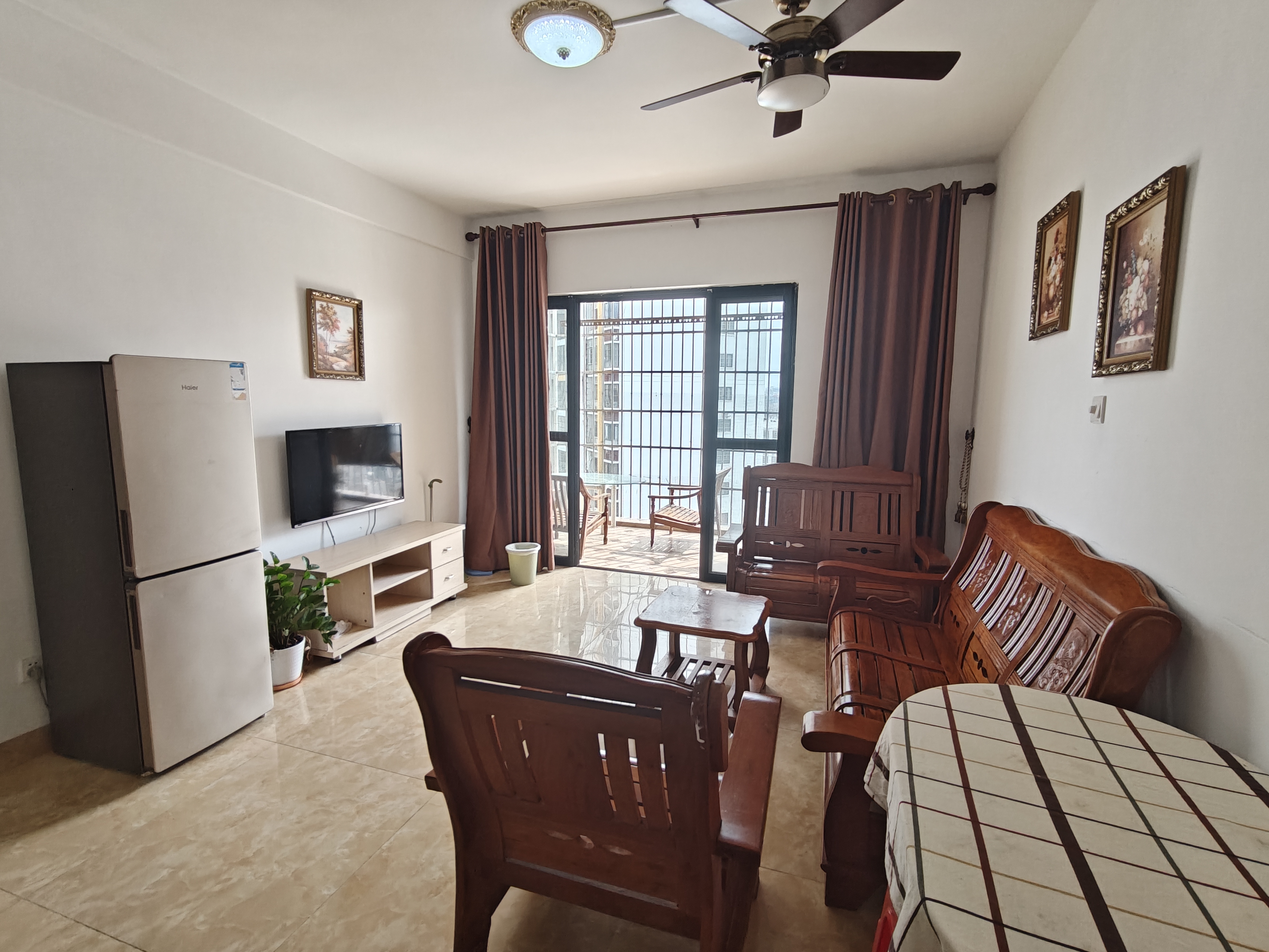 永升华府  2室2厅1卫    2400.0元/月