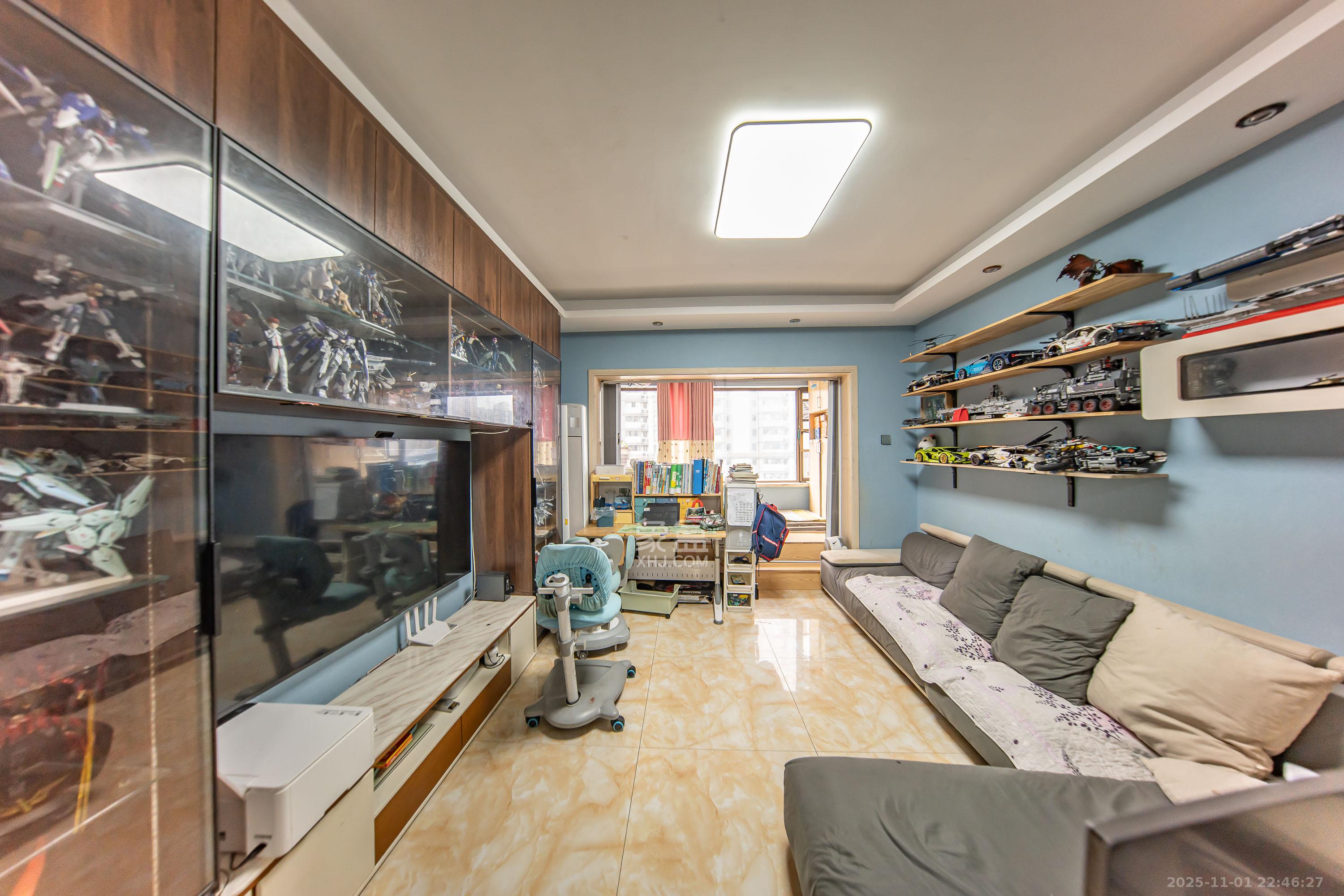 江山帝景哈佛 1室0厅0卫 80.0万 江山帝景哈佛 1室0厅0卫 80.0万客厅