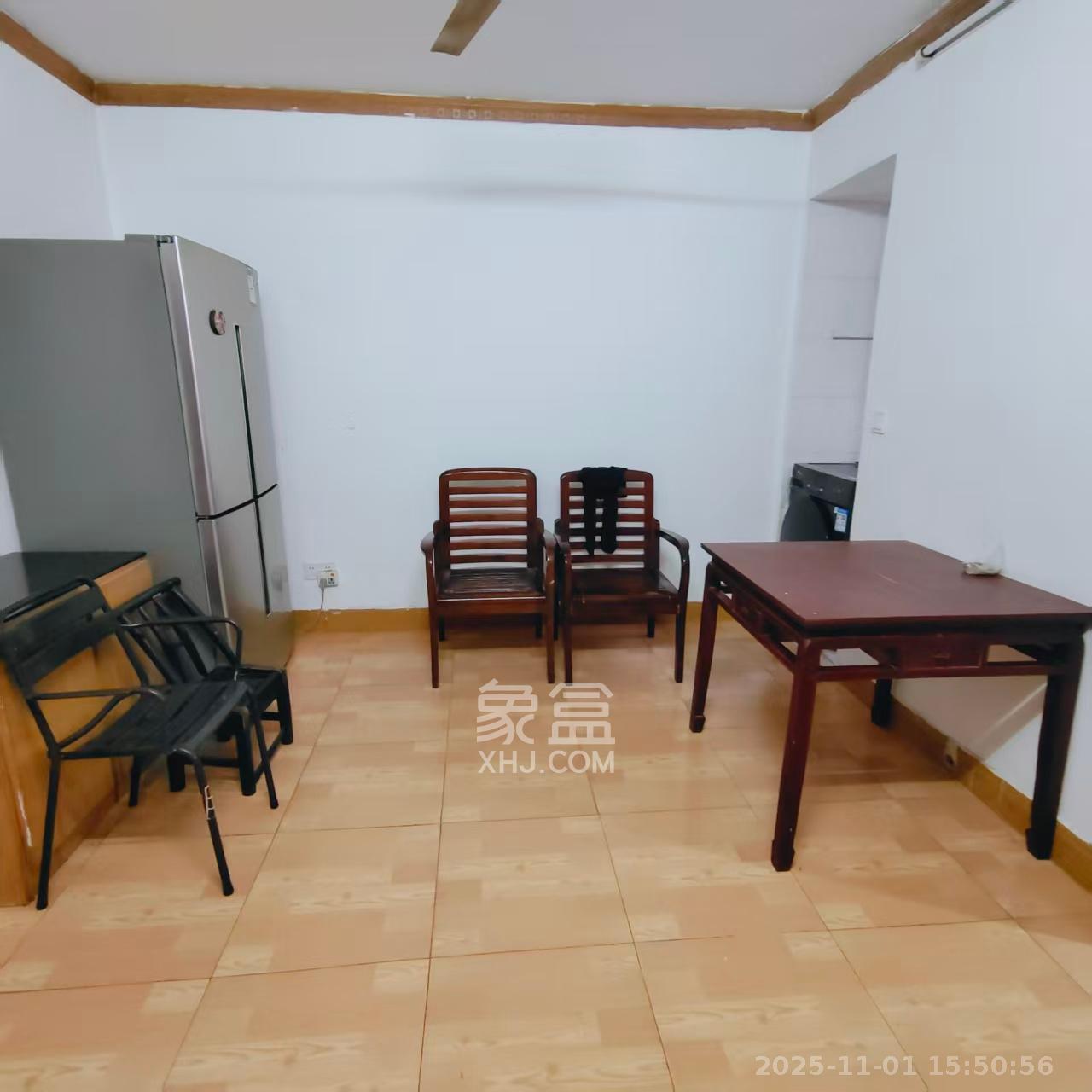 市政府宿舍(燕子岭正街48号)  3室1厅1卫    2400.0元/月 市政府宿舍(燕子岭正街48号)  3室1厅1卫    2400.0元/月