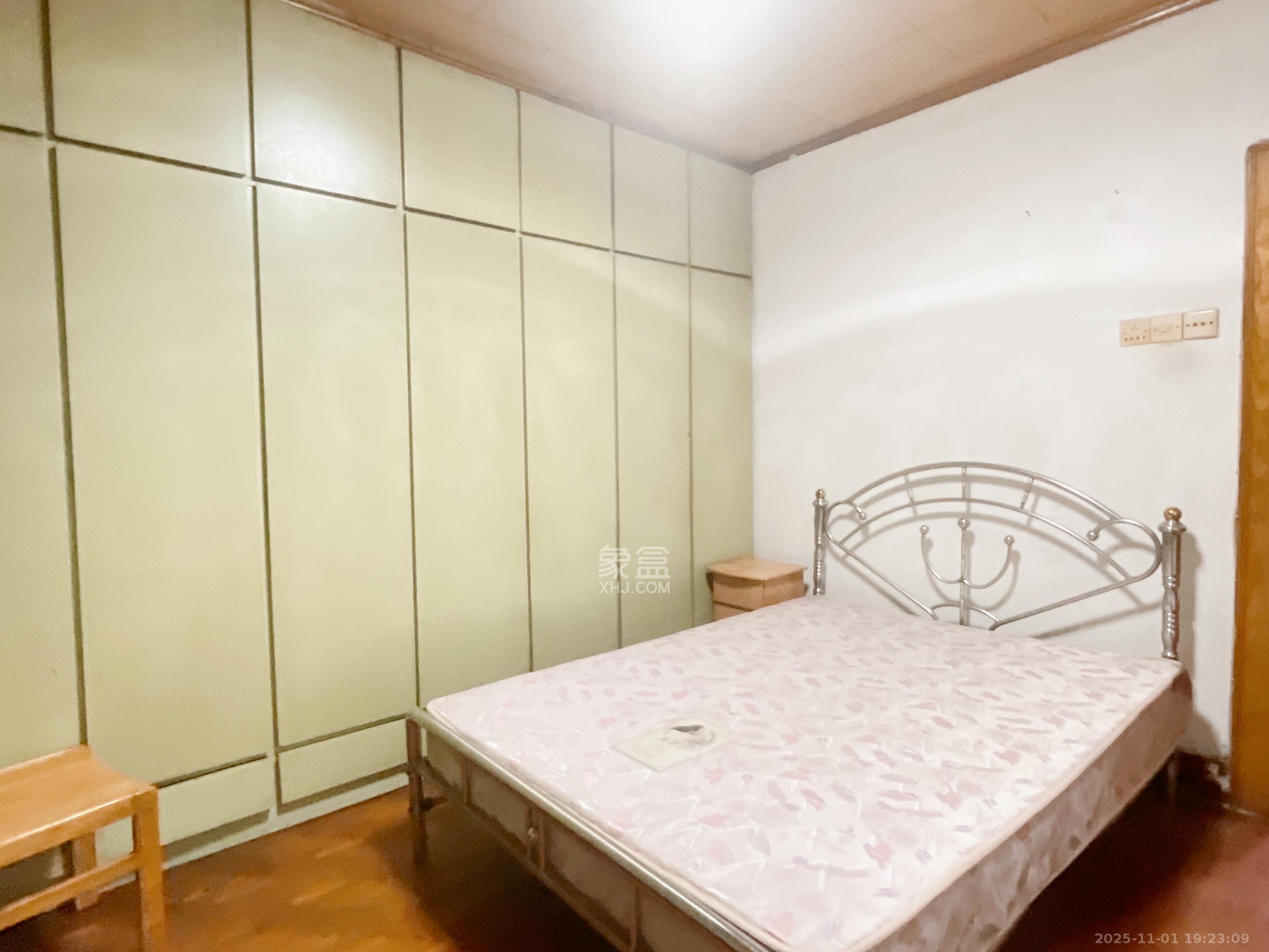 隆华金属宿舍  1室0厅0卫    2000.0元/月室内图