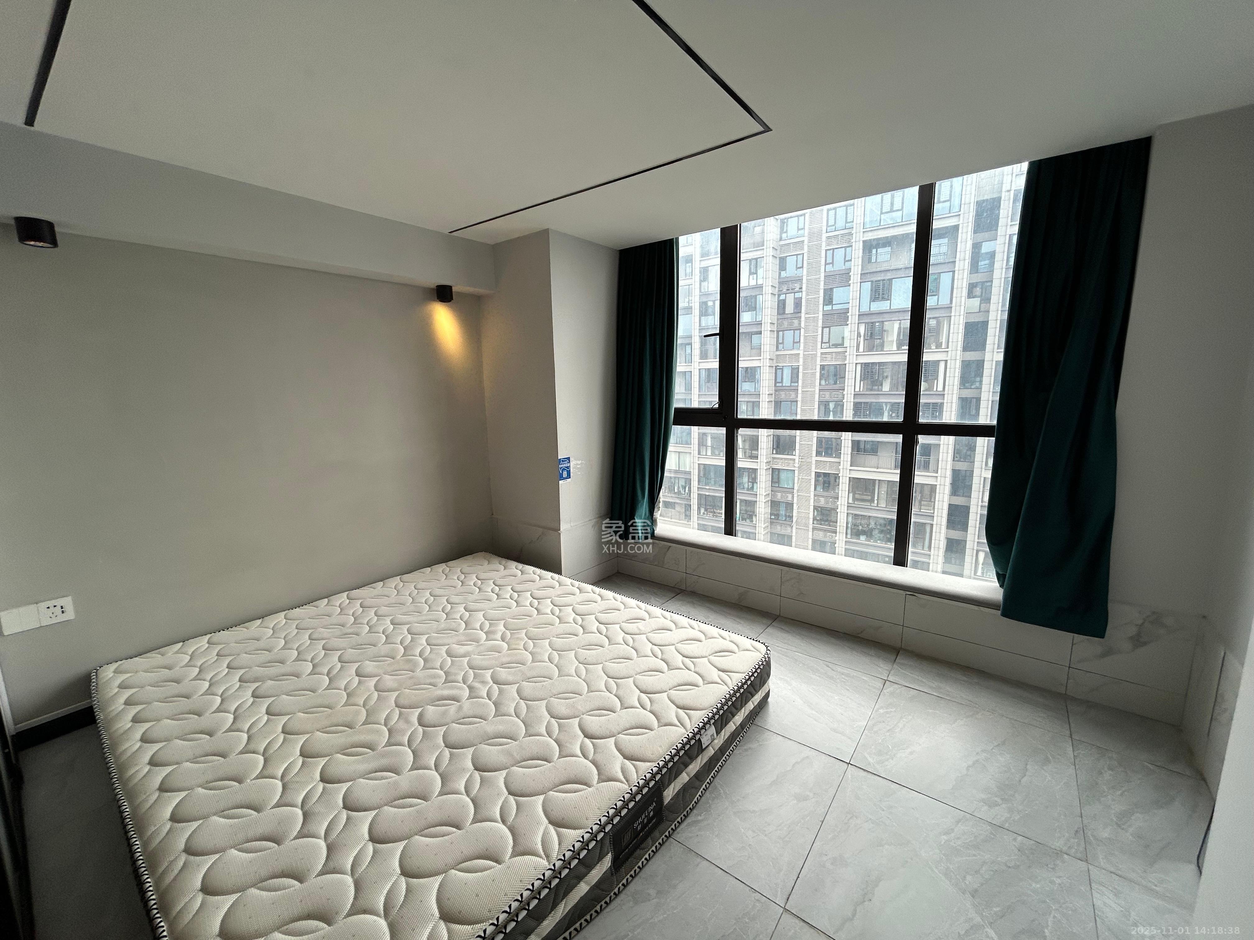 梅溪国际公寓（步步高新天地）  1室1厅1卫    1300.0元/月室内图