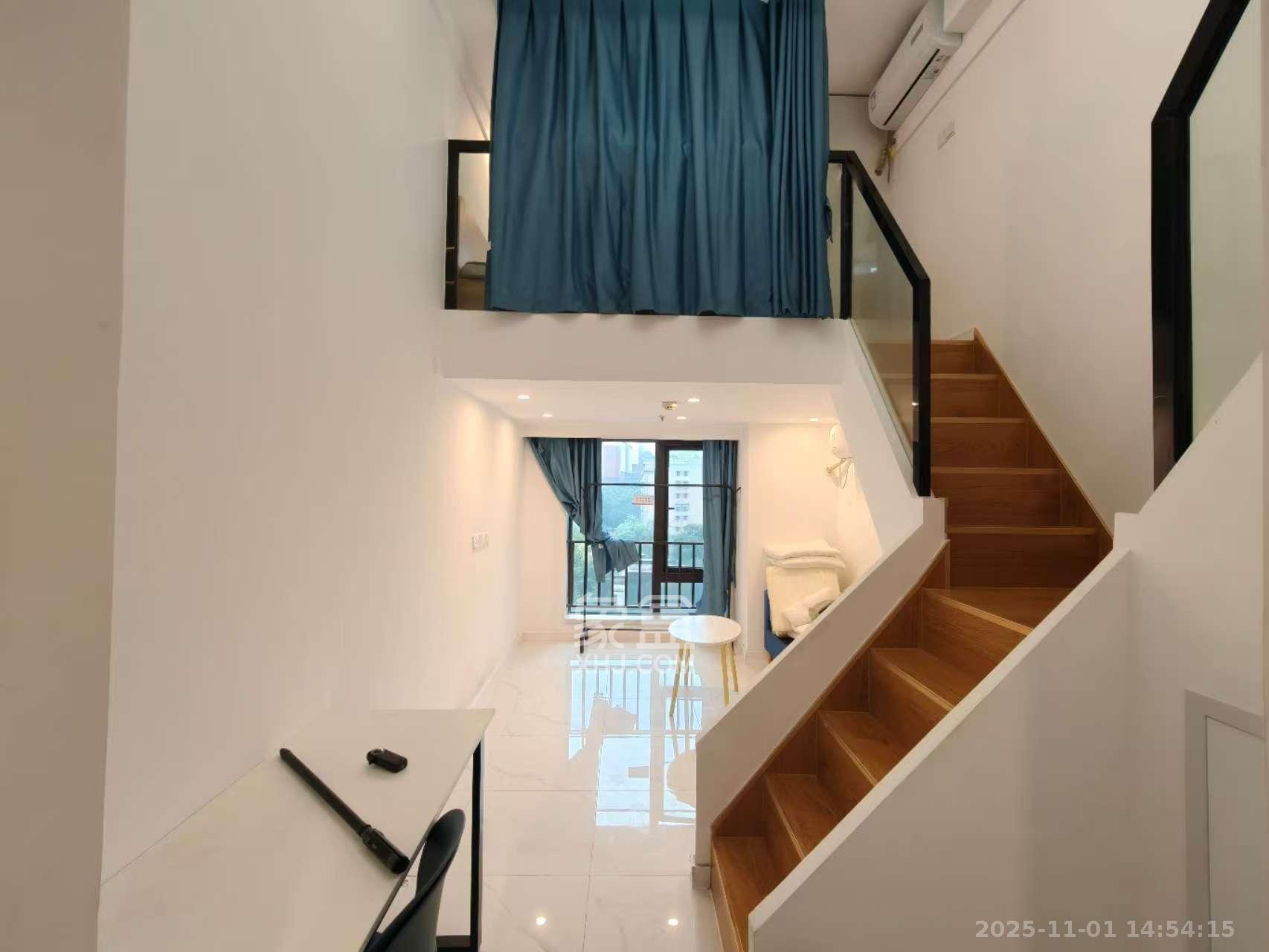 卓越江岸  2室1厅1卫    2000.0元/月室内图