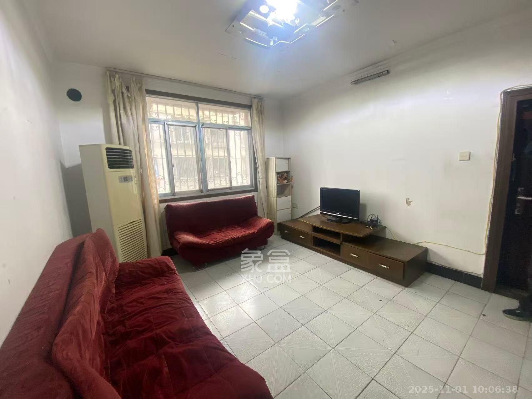 新兴小区（杨家山社区）  3室2厅1卫    1600.0元/月