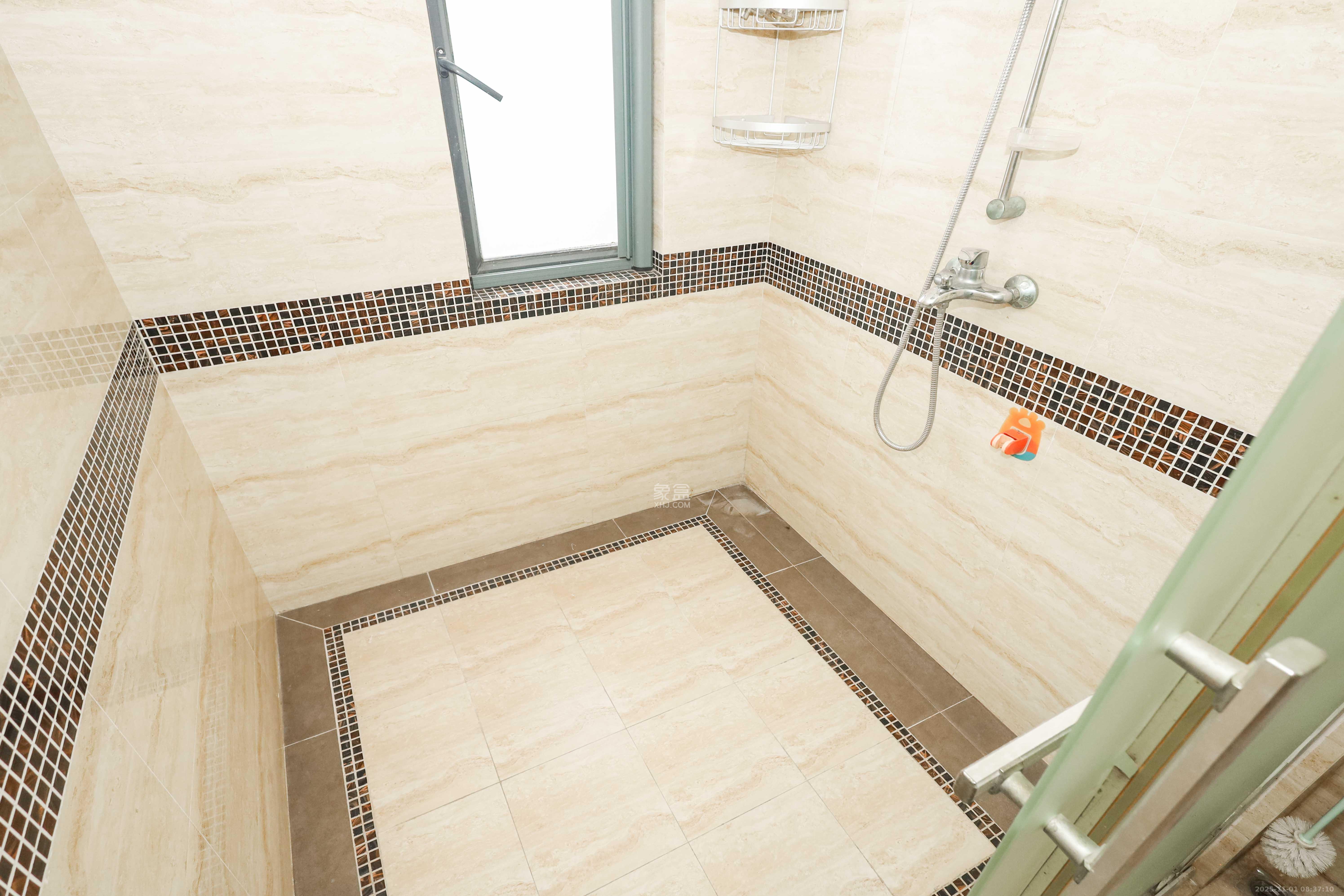 万科城市花园  3室2厅2卫    99.0万卫生间