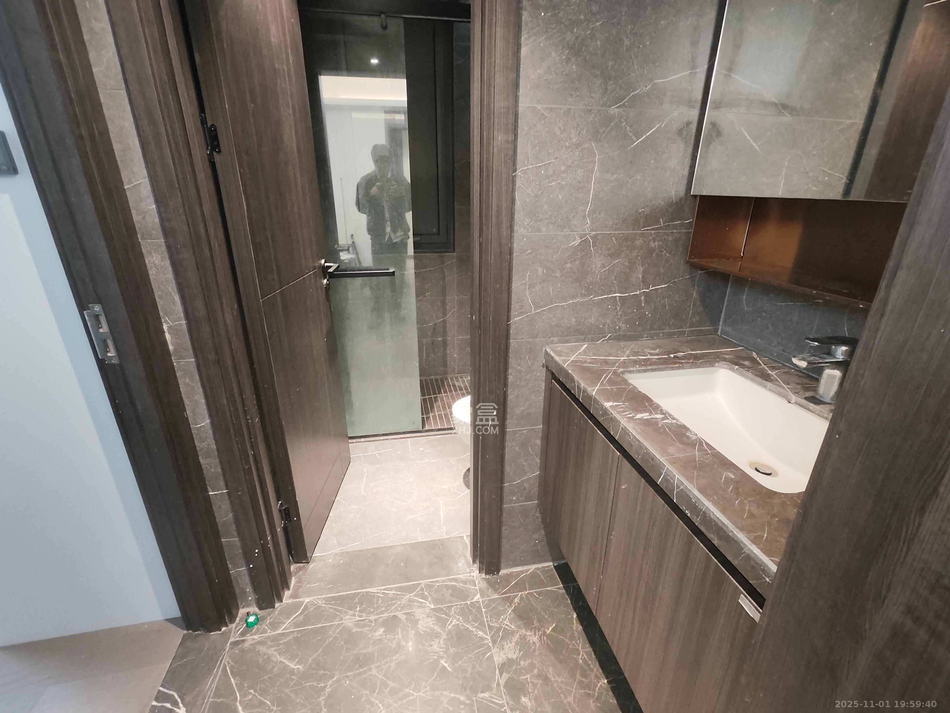 绿地麓云国际一期 3室2厅2卫 3500.0元/月 绿地麓云国际一期 3室2厅2卫 3500.0元/月室内图