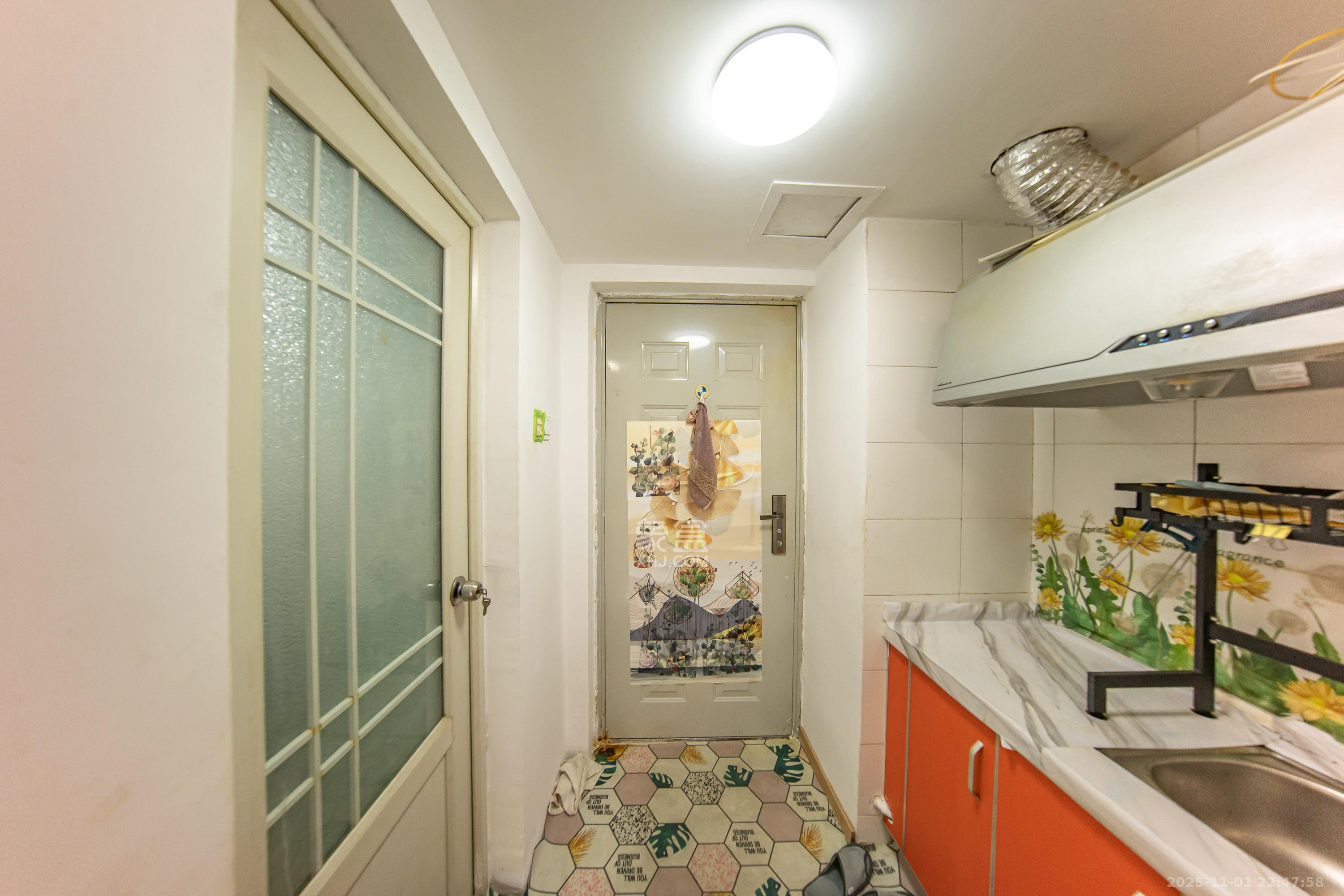 阳光100二期  1室1厅1卫    23.8万厨房