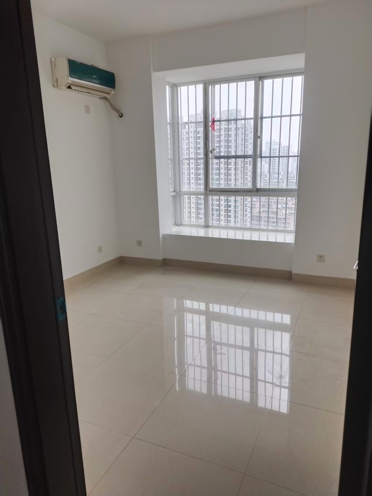 金牛生态小区  3室2厅2卫    3000.0元/月室内图