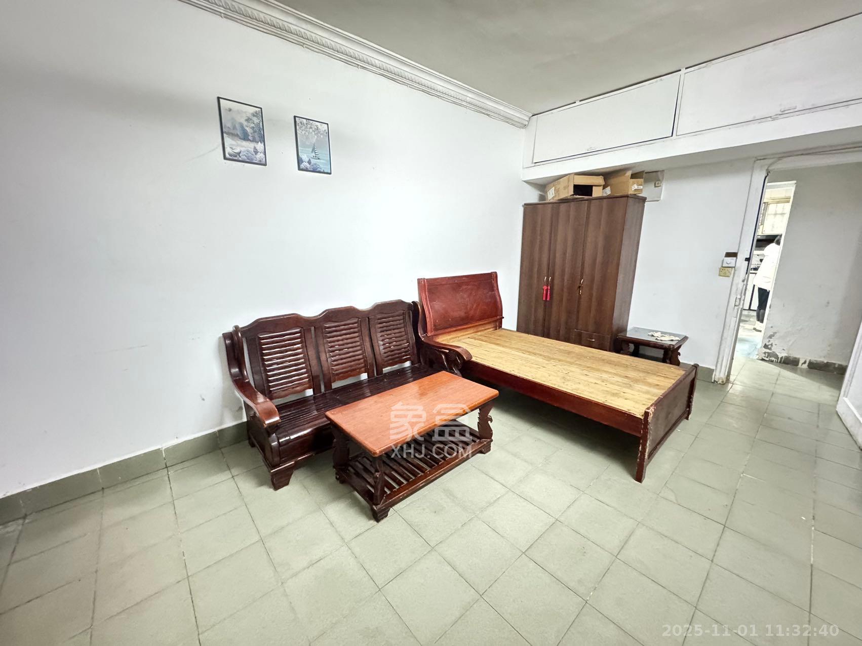 汽车发动机厂宿舍  2室1厅1卫    1000.0元/月