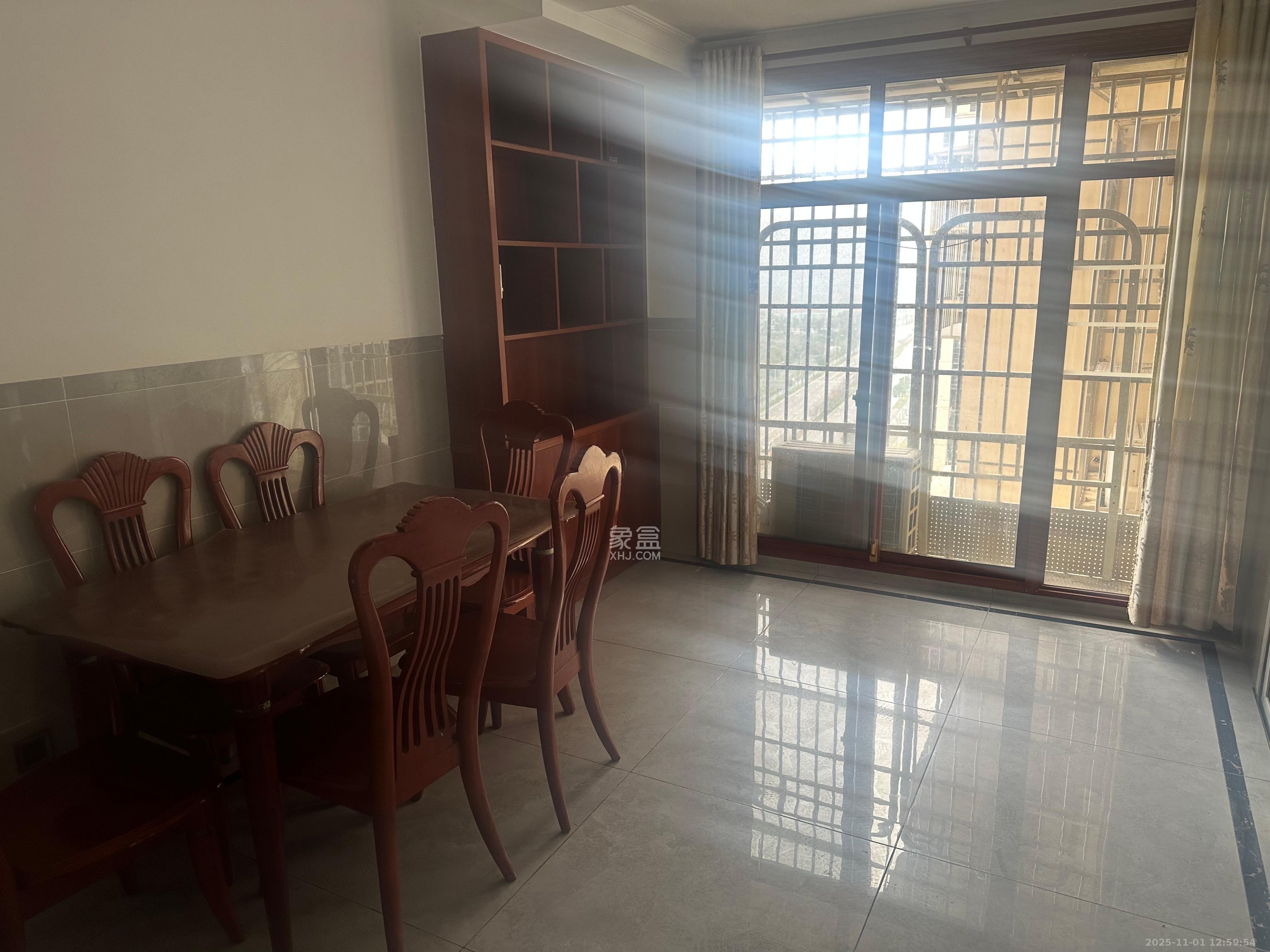 桥头家苑一期 3室1厅1卫 2000.0元/月 桥头家苑一期 3室1厅1卫 2000.0元/月室内图