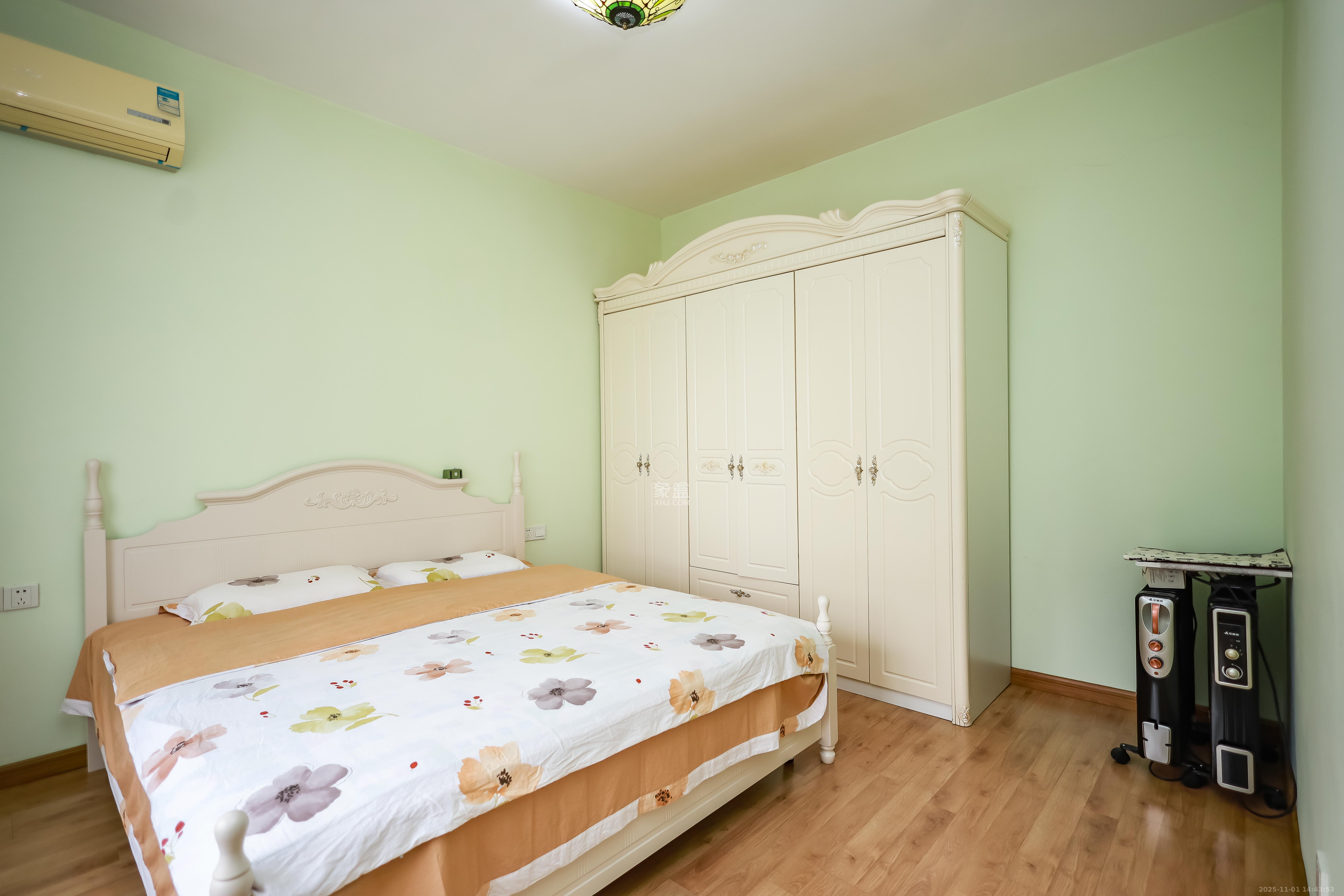 莱茵城 3室2厅1卫 100.0万 莱茵城 3室2厅1卫 100.0万卧室