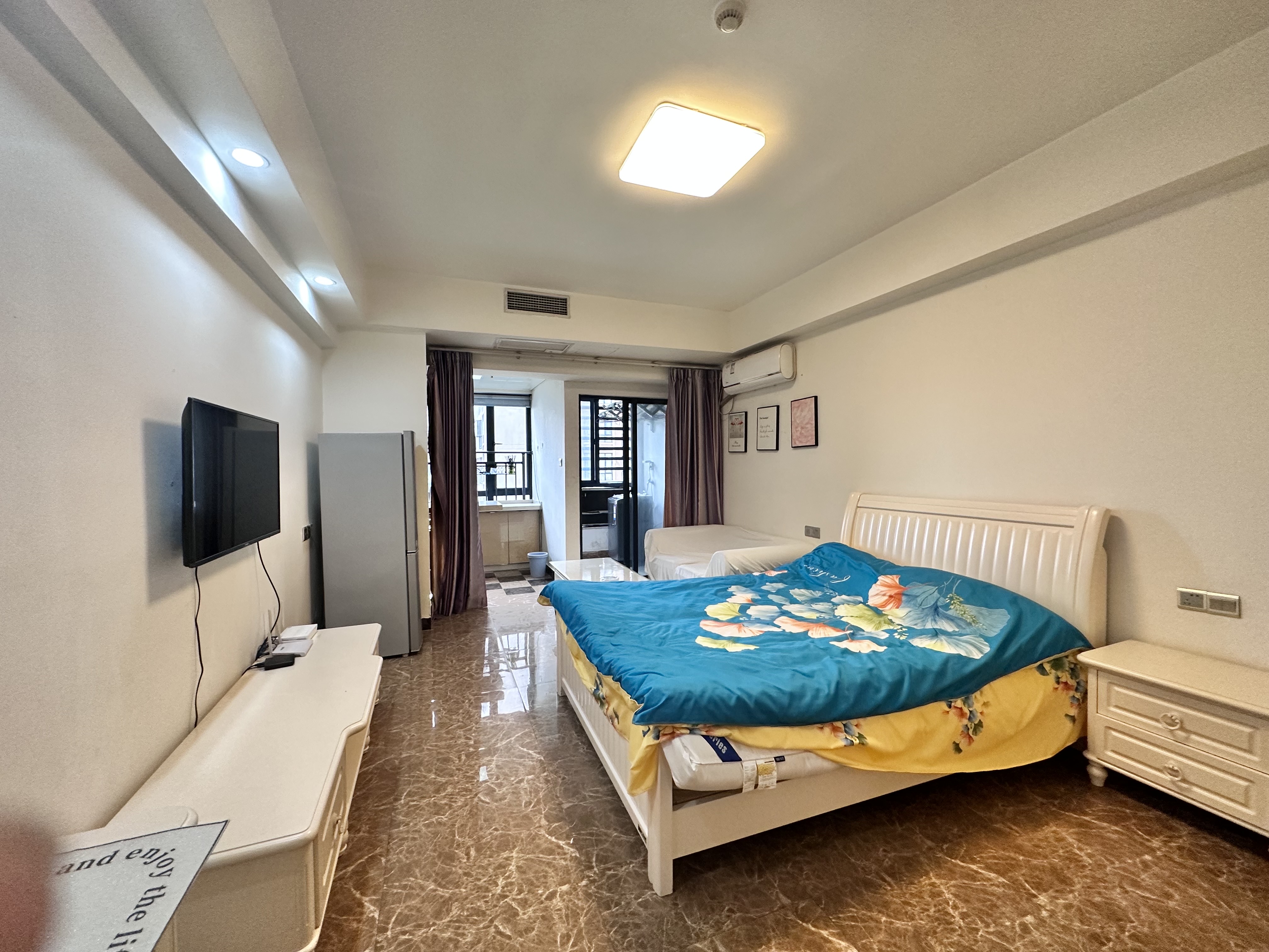 正大豪庭  1室0厅1卫    1700.0元/月室内图