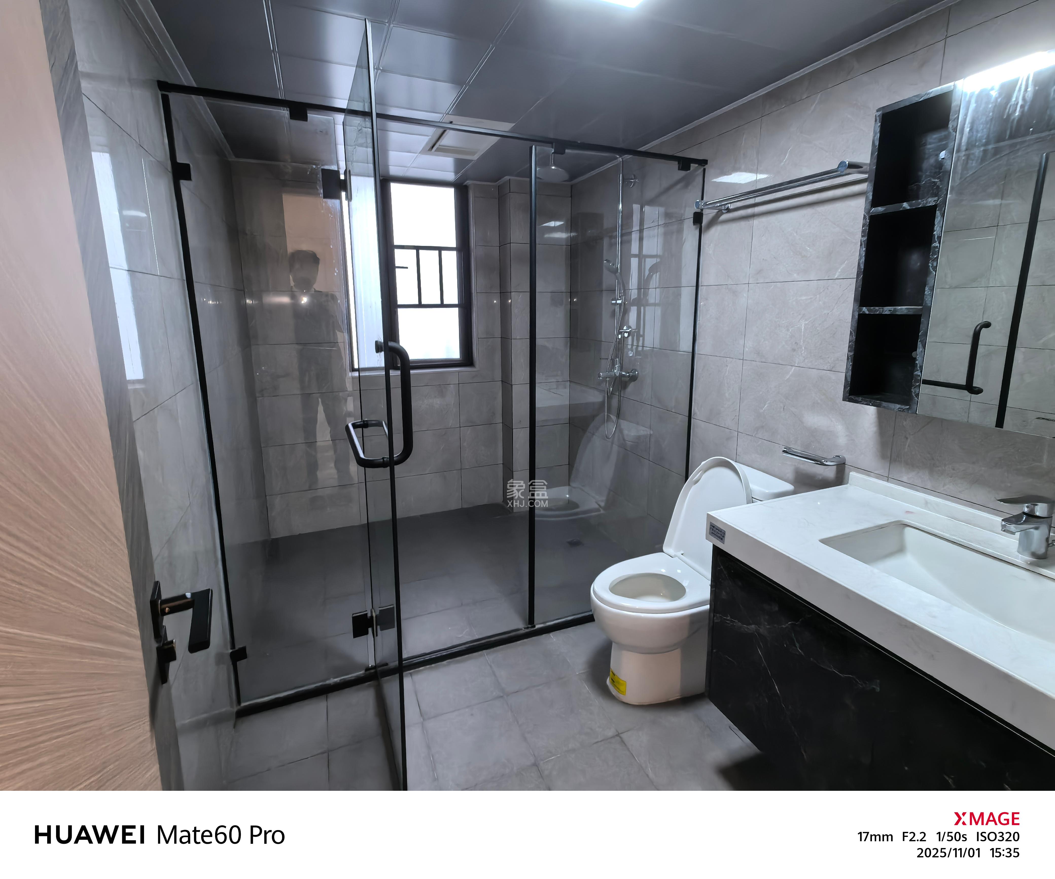 臻园  4室2厅2卫    5000.0元/月室内图