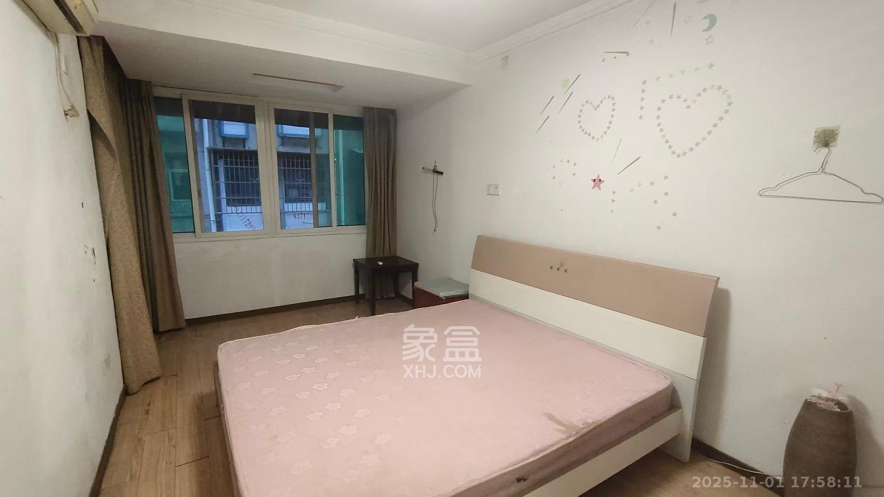 向东南社区 2室1厅1卫 1400.0元/月 向东南社区 2室1厅1卫 1400.0元/月室内图