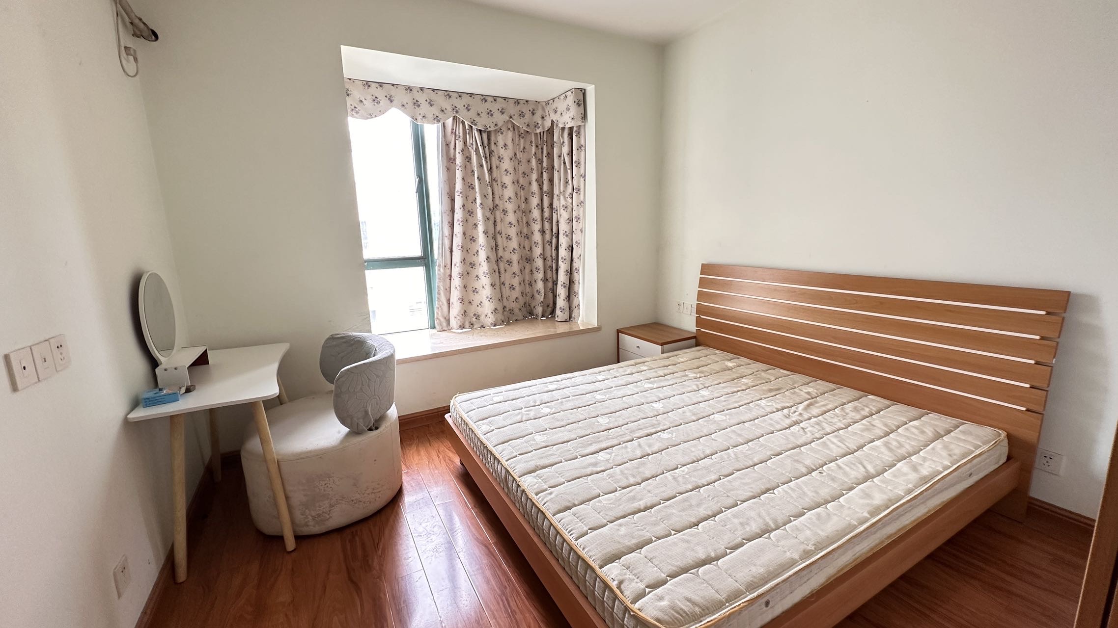 祥阁深蓝湾  2室1厅1卫    2100.0元/月室内图