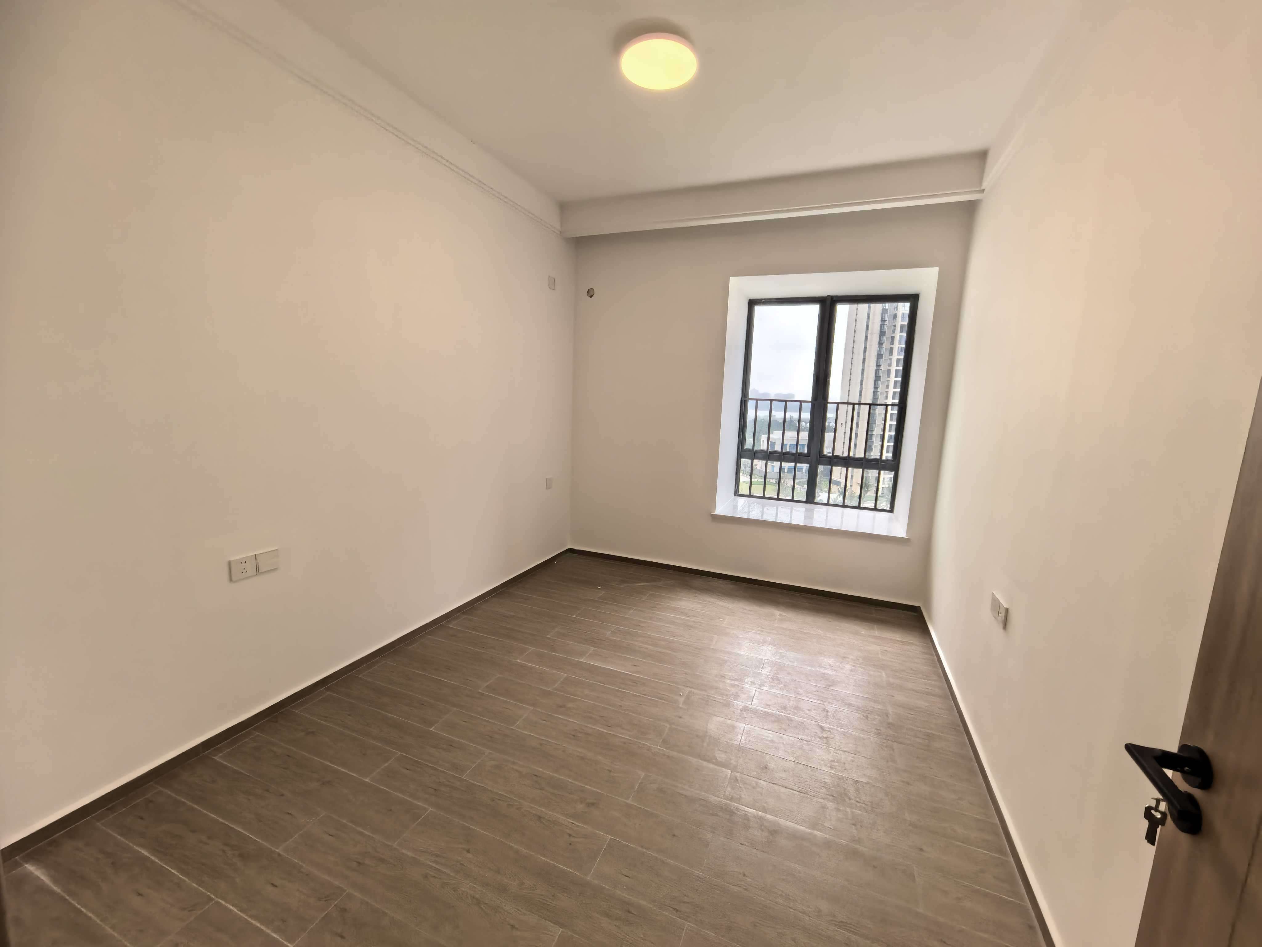 和风家园蓝天居  3室2厅2卫    2000.0元/月室内图