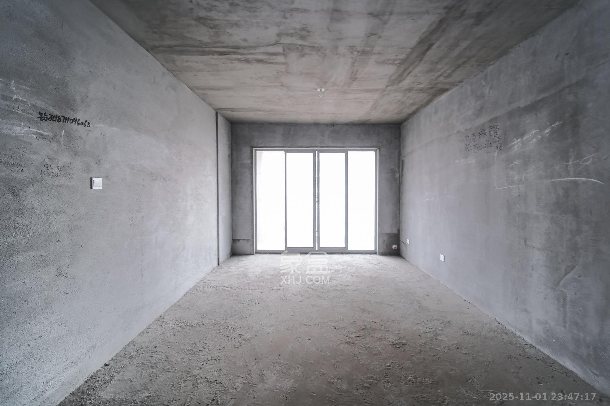 湖湘奥林匹克花园 3室2厅1卫 80.0万 湖湘奥林匹克花园 3室2厅1卫 80.0万客厅