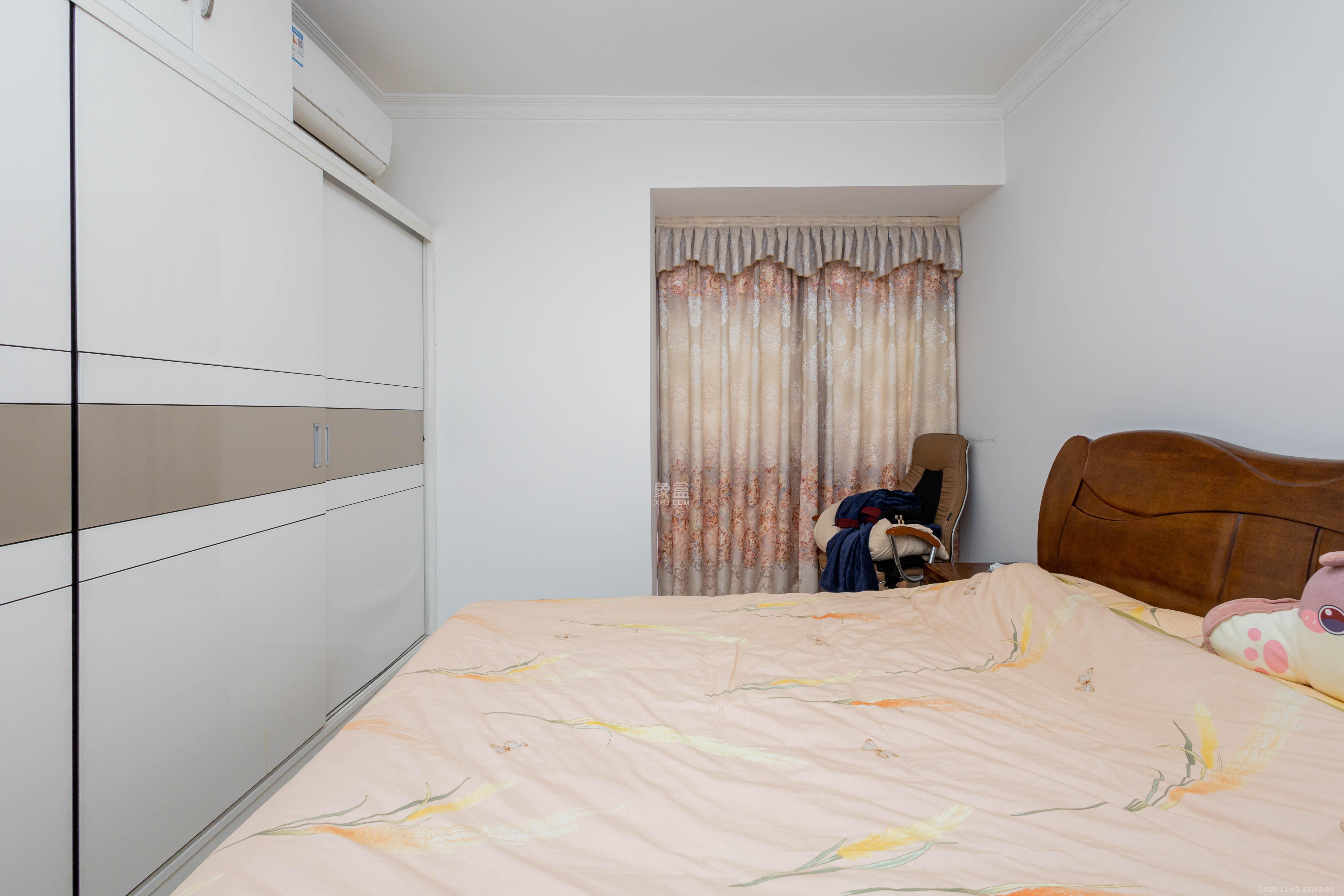 爵士湘  3室2厅2卫    82.8万卧室