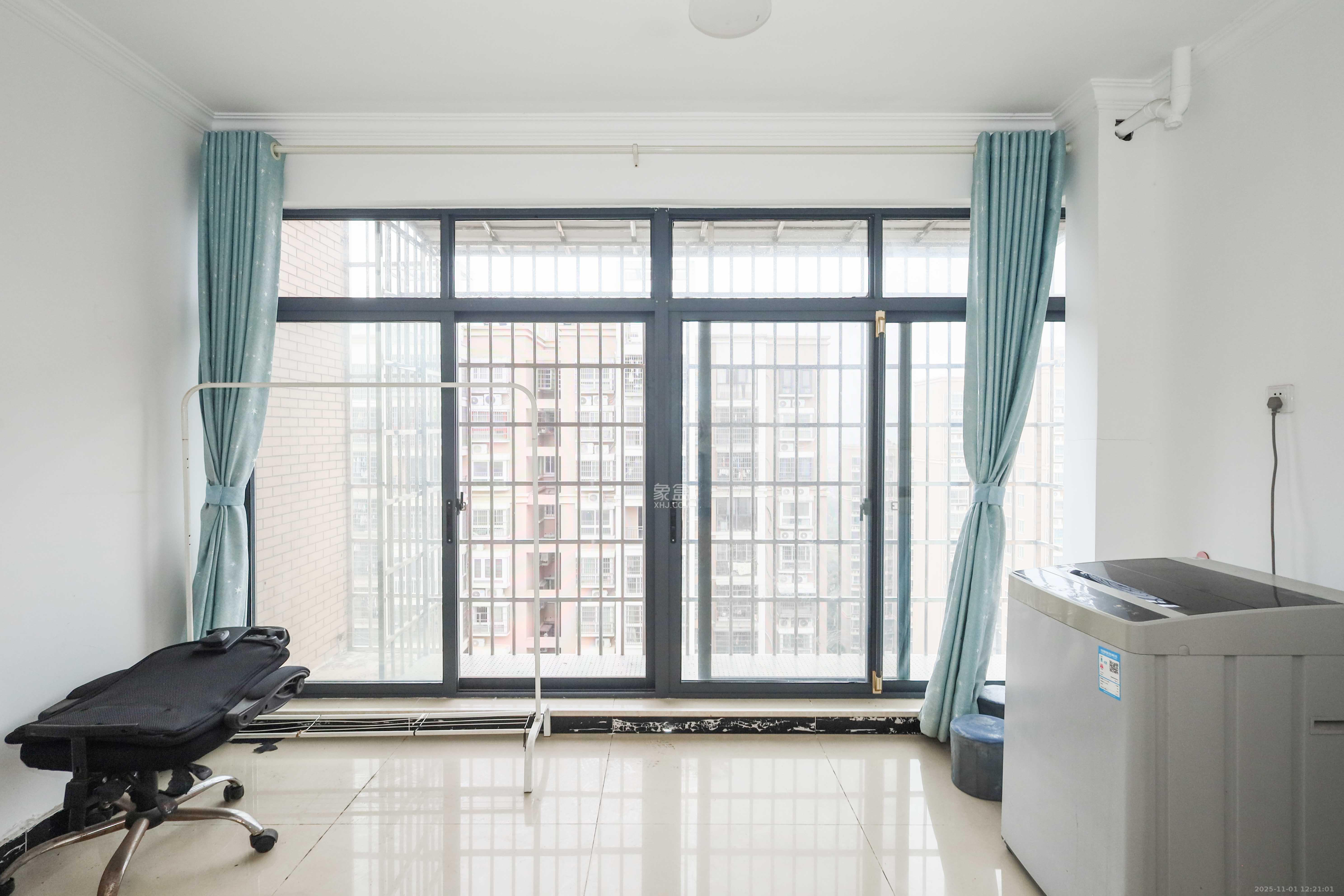 和润园一、二期  3室2厅1卫    68.0万阳台