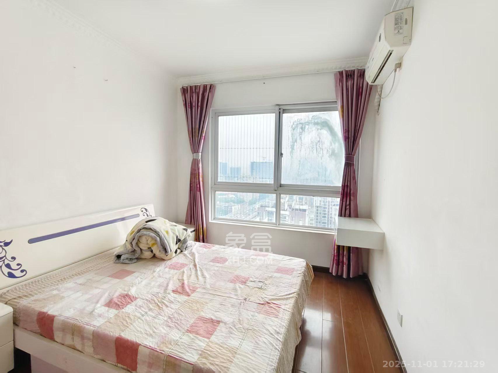 银港水晶城  3室2厅1卫    2600.0元/月