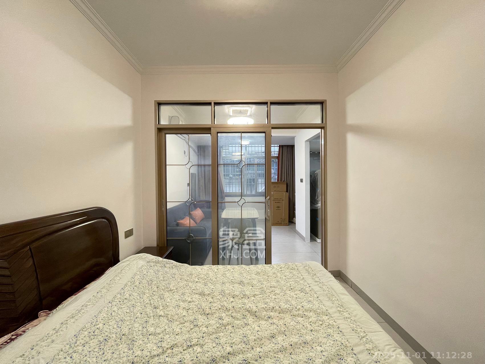 汽车西站商贸城（河西望城坡）  1室1厅1卫    1200.0元/月室内图