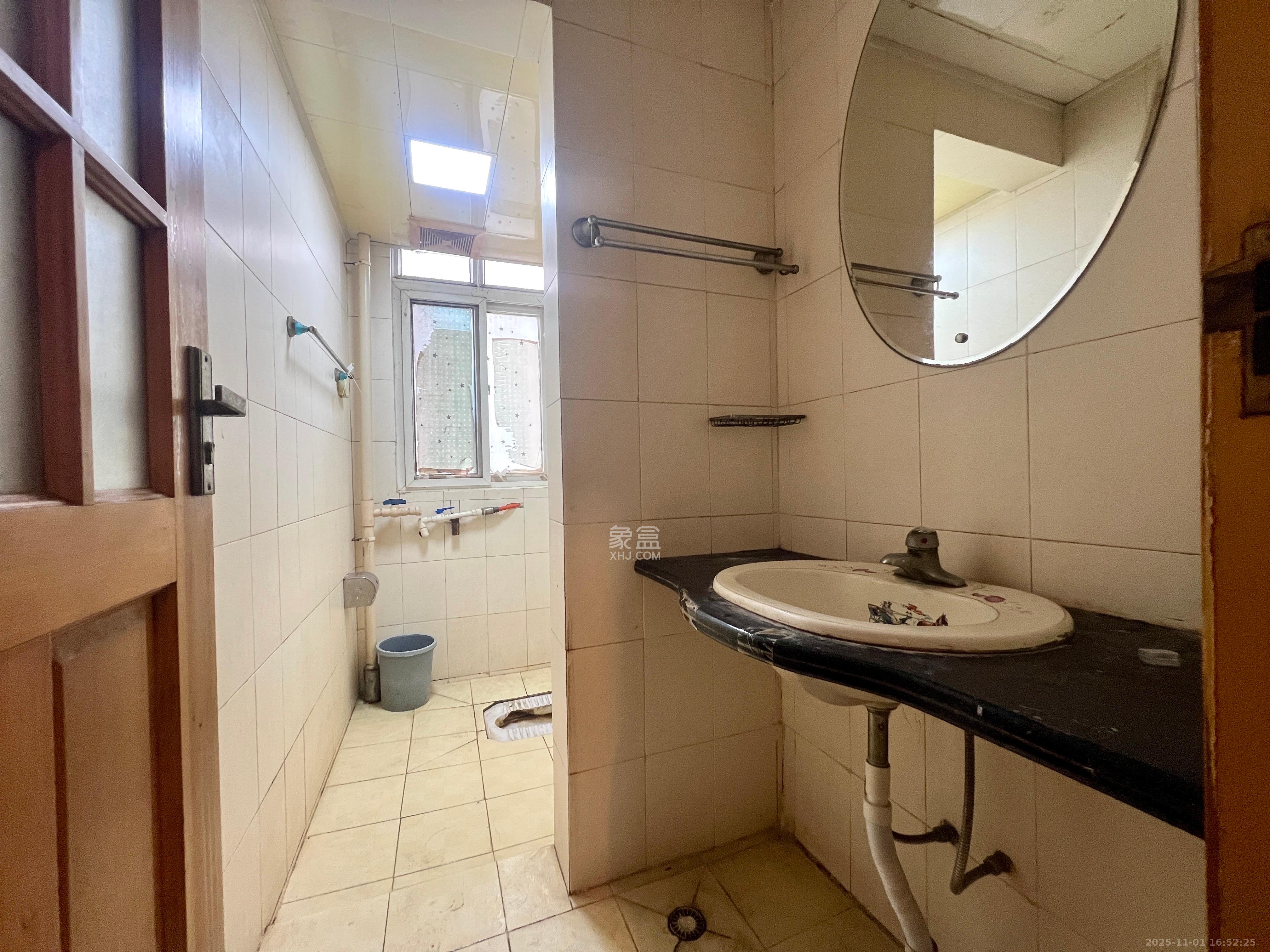 融城花苑 3室2厅2卫 1550.0元/月 融城花苑 3室2厅2卫 1550.0元/月室内图