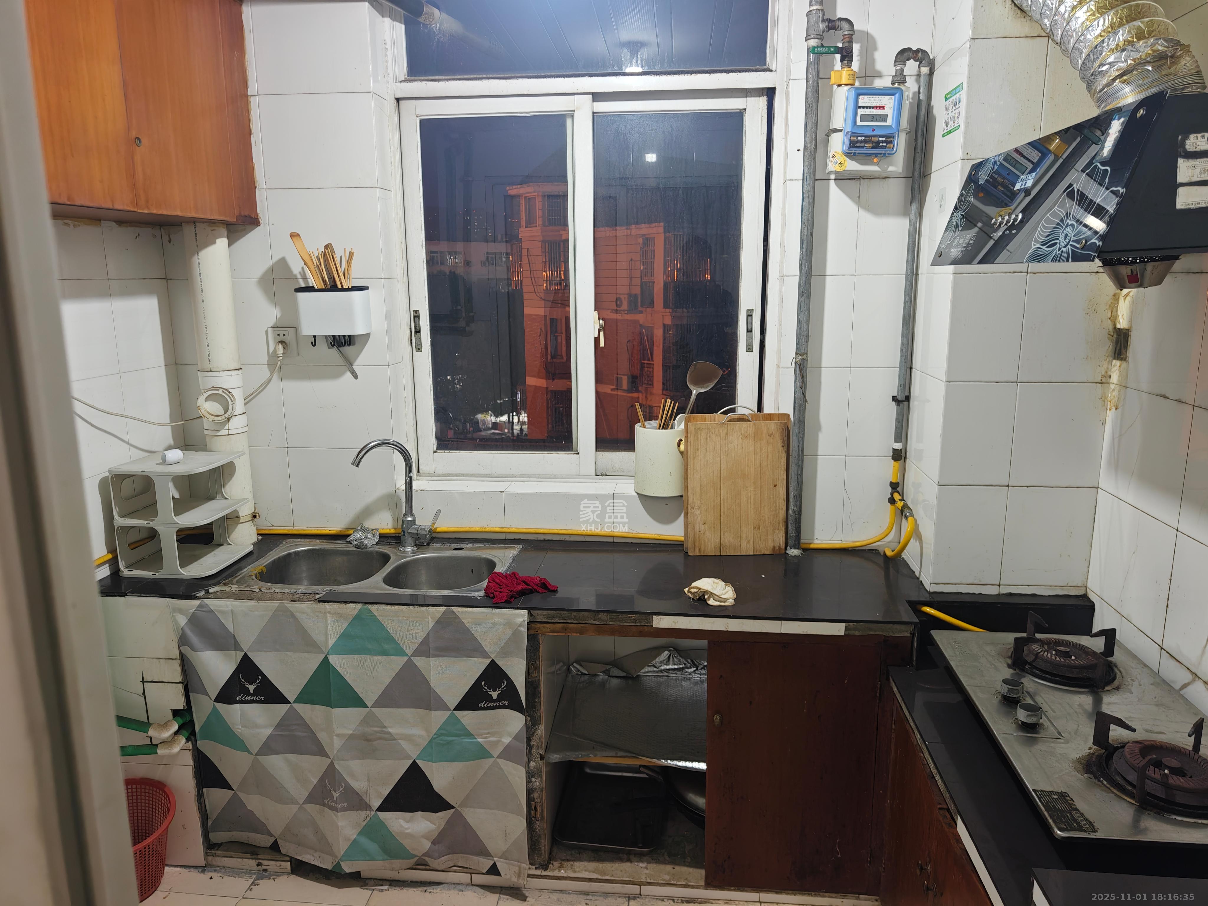 山水人家一二期 2室2厅1卫 1500.0元/月 山水人家一二期 2室2厅1卫 1500.0元/月室内图