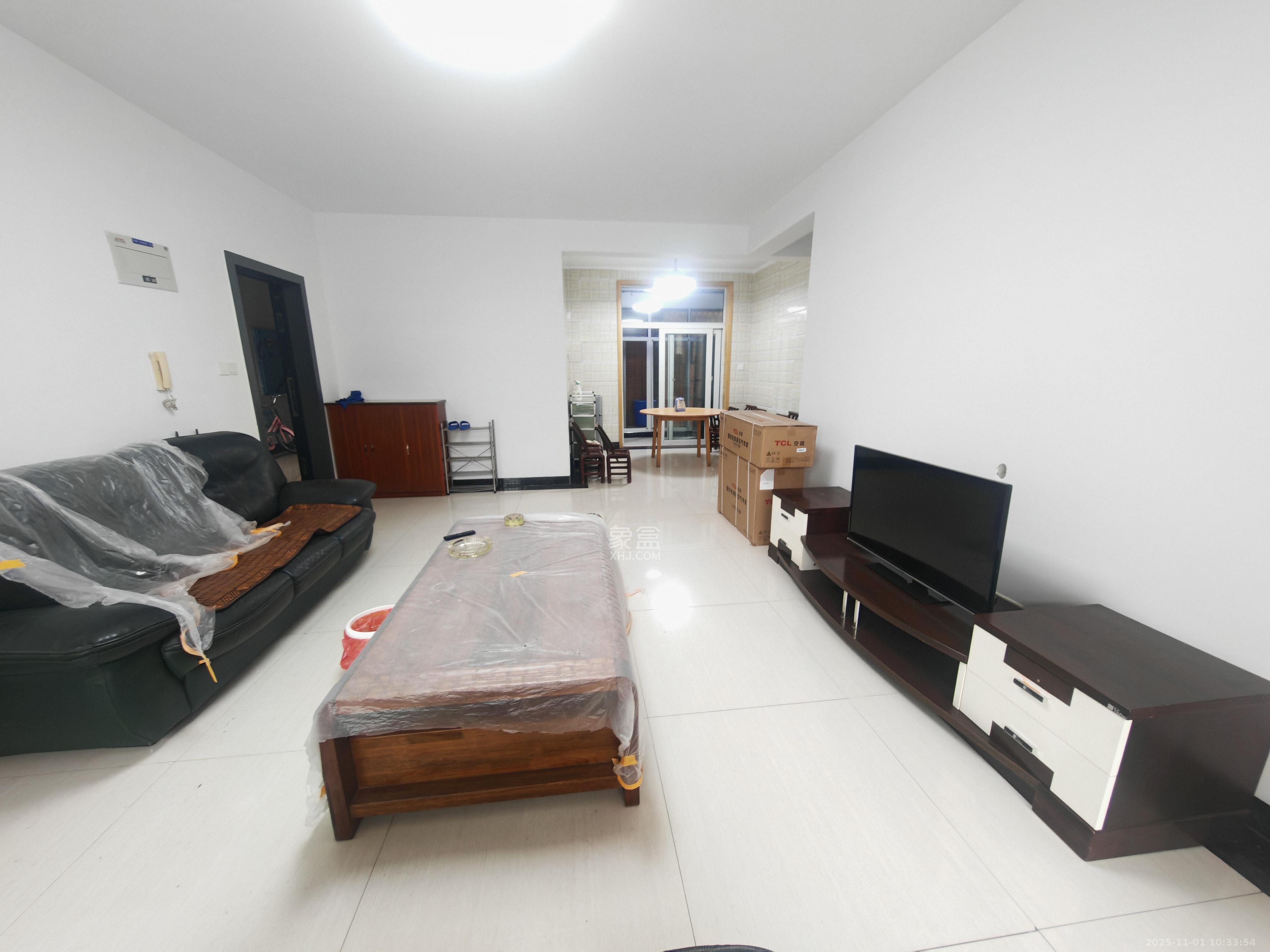 和润园一、二期  3室2厅2卫    2000.0元/月室内图