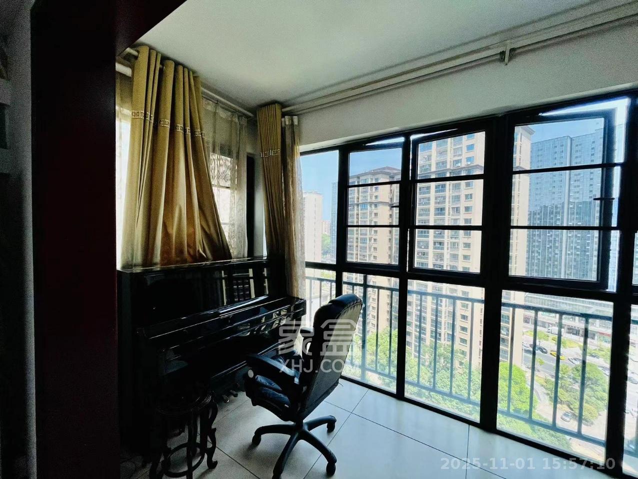 中南红领邦（红星嘉和苑）  4室1厅2卫    3200.0元/月室内图