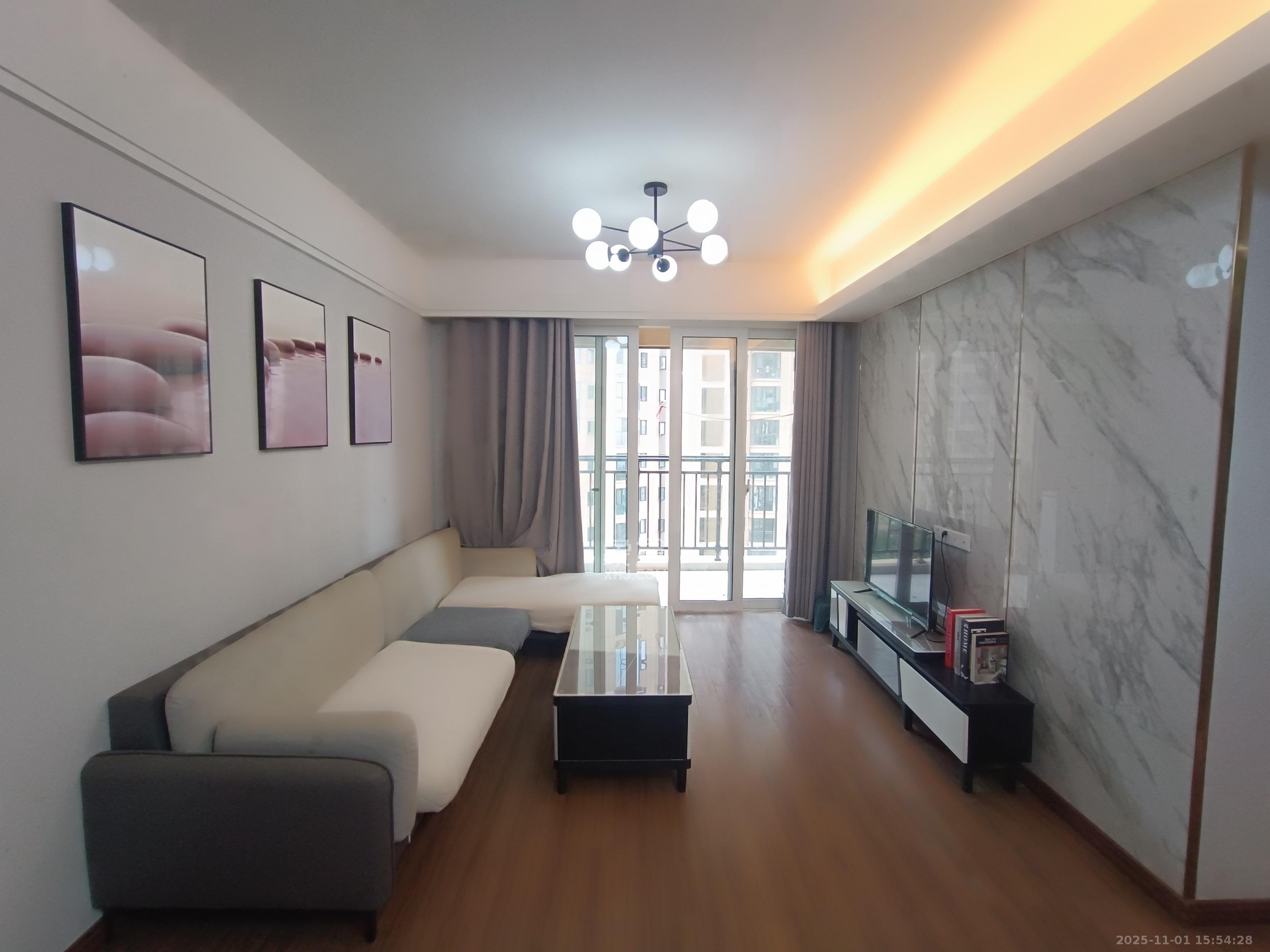 保利香槟国际  1室0厅0卫    2600.0元/月