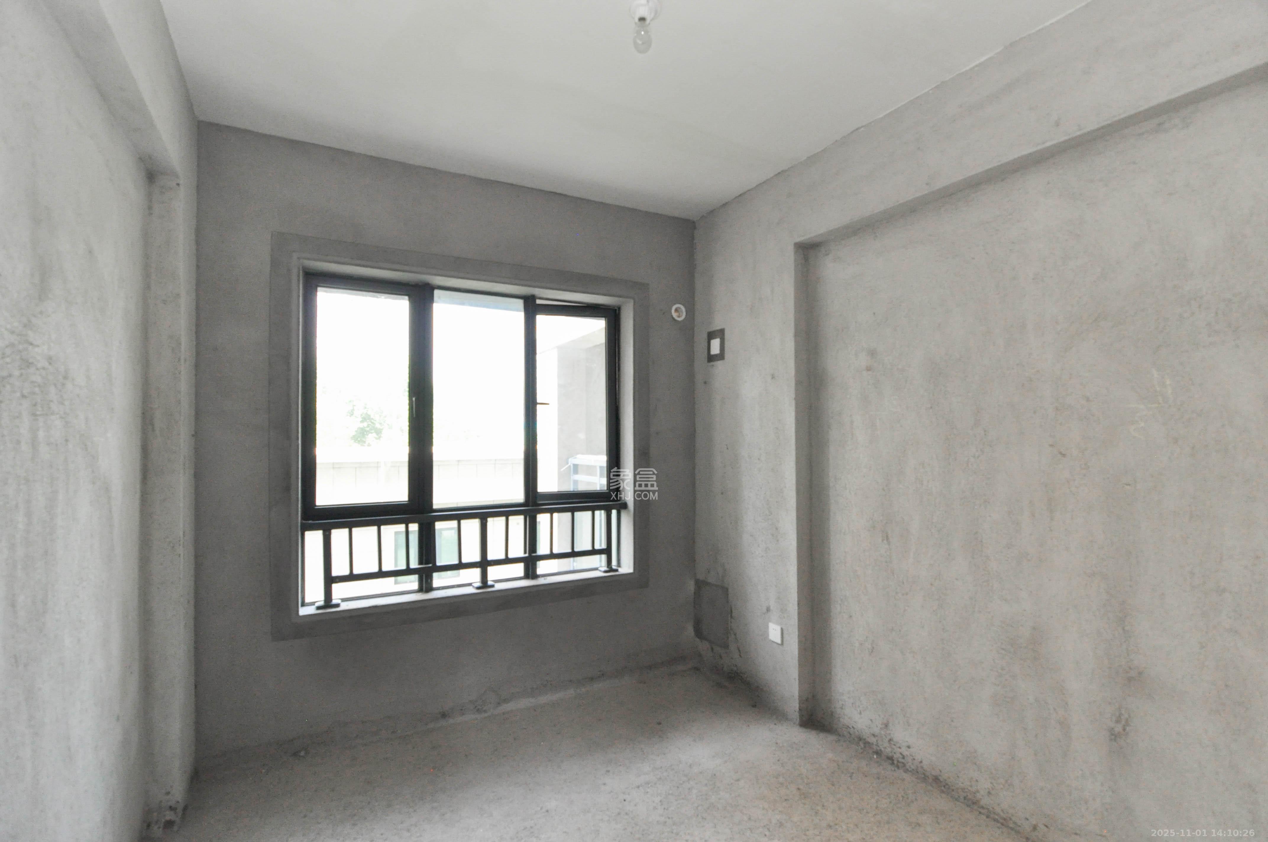 振业城四期  4室2厅2卫    210.0万其他