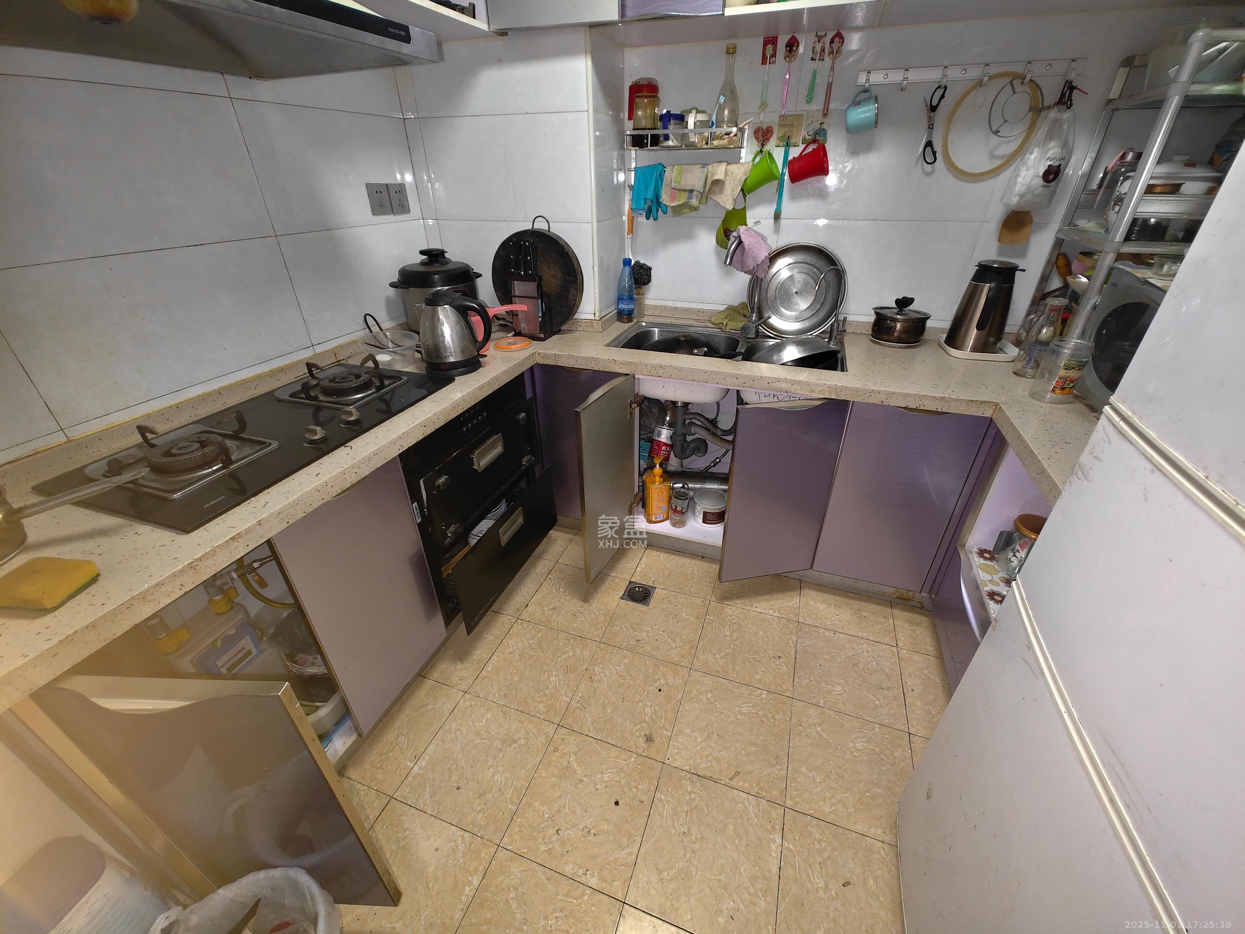 兴威帕克水岸 3室2厅1卫 2300.0元/月 兴威帕克水岸 3室2厅1卫 2300.0元/月室内图