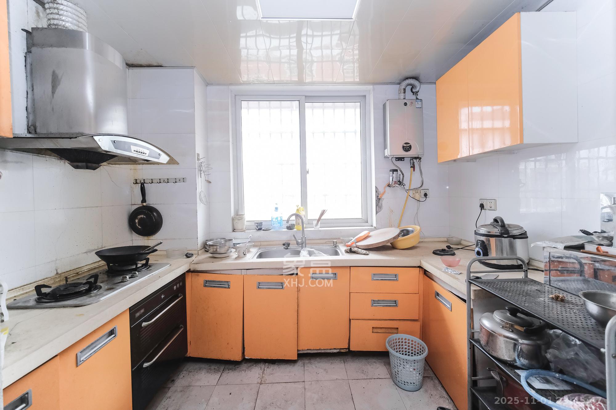 金鹰机电大市场  7室3厅4卫    125.2万厨房