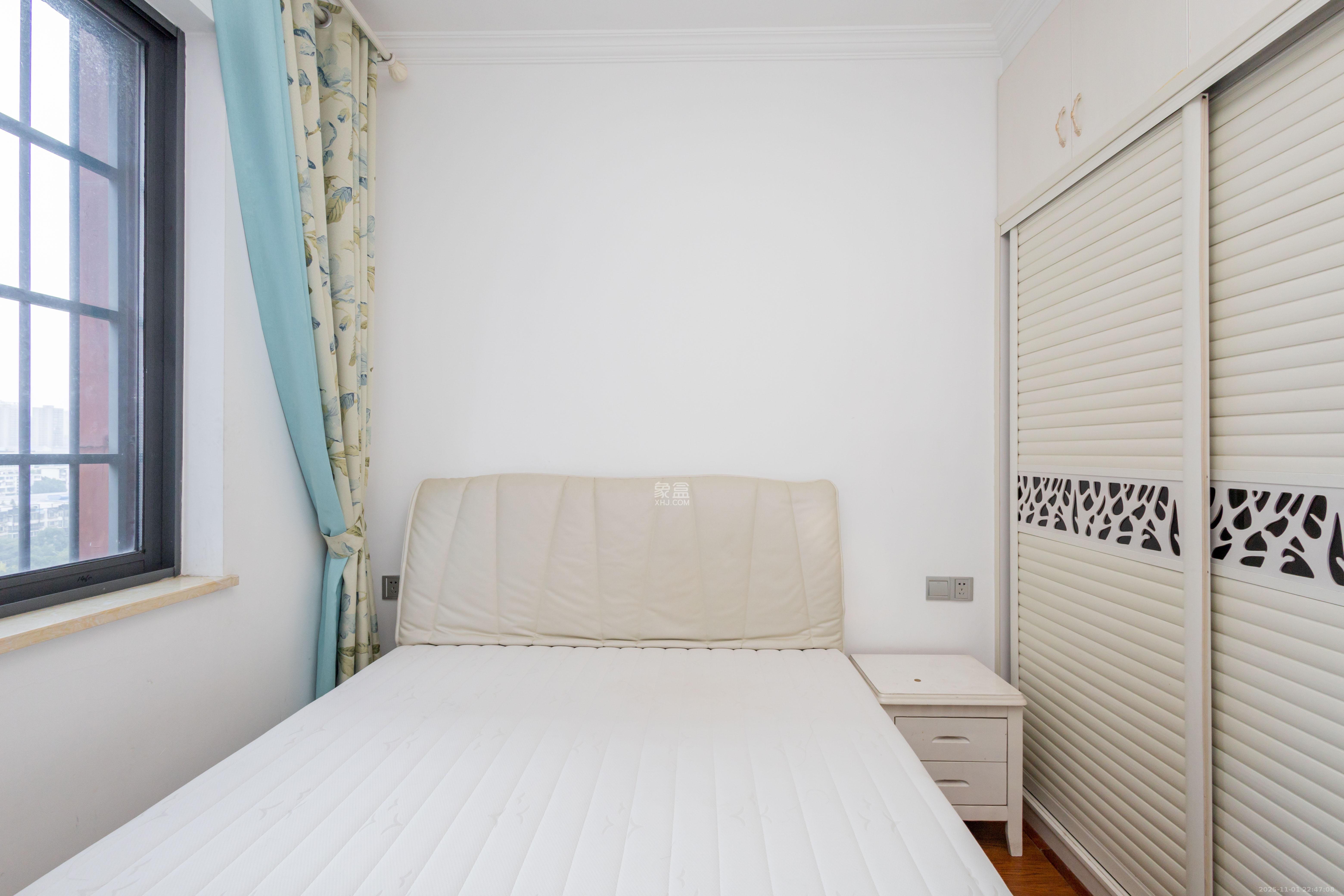 辉宏橄榄城 5室2厅1卫 82.8万 辉宏橄榄城 5室2厅1卫 82.8万卧室