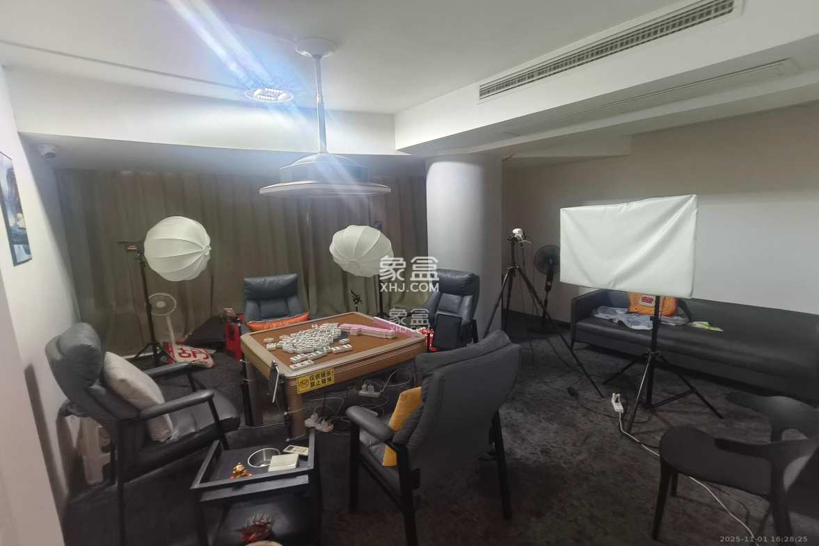 湘江世纪城富湾国际 4室2厅2卫 10000.0元/月 湘江世纪城富湾国际 4室2厅2卫 10000.0元/月室内图