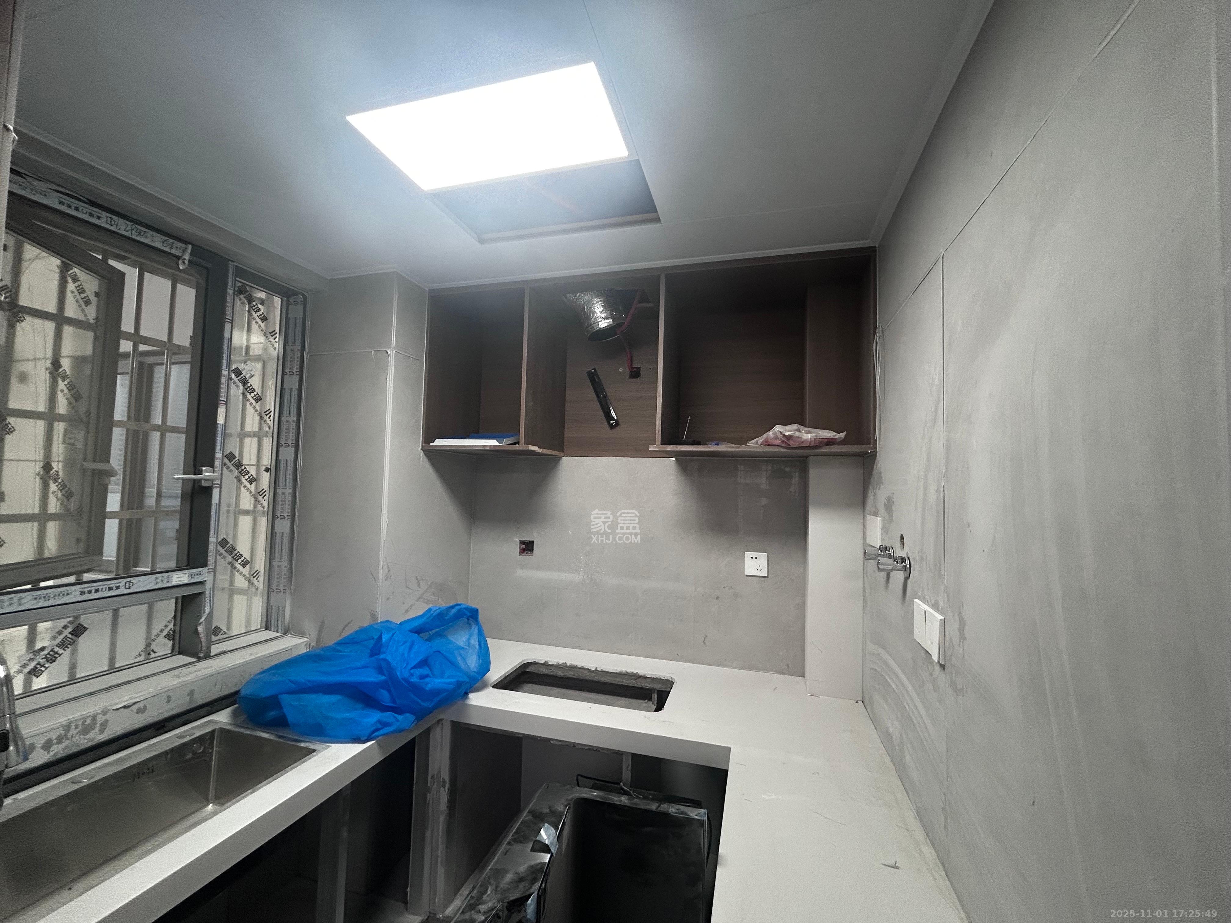 和景家园二期  2室1厅1卫    1800.0元/月室内图