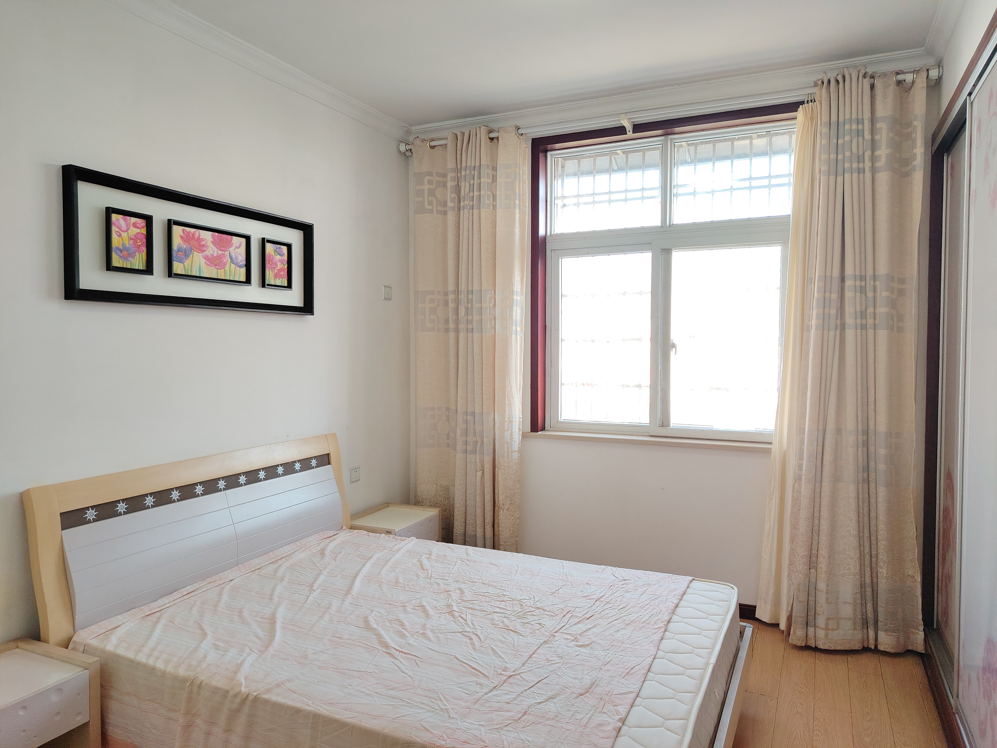 梓瑞小区  3室2厅1卫    1200.0元/月室内图