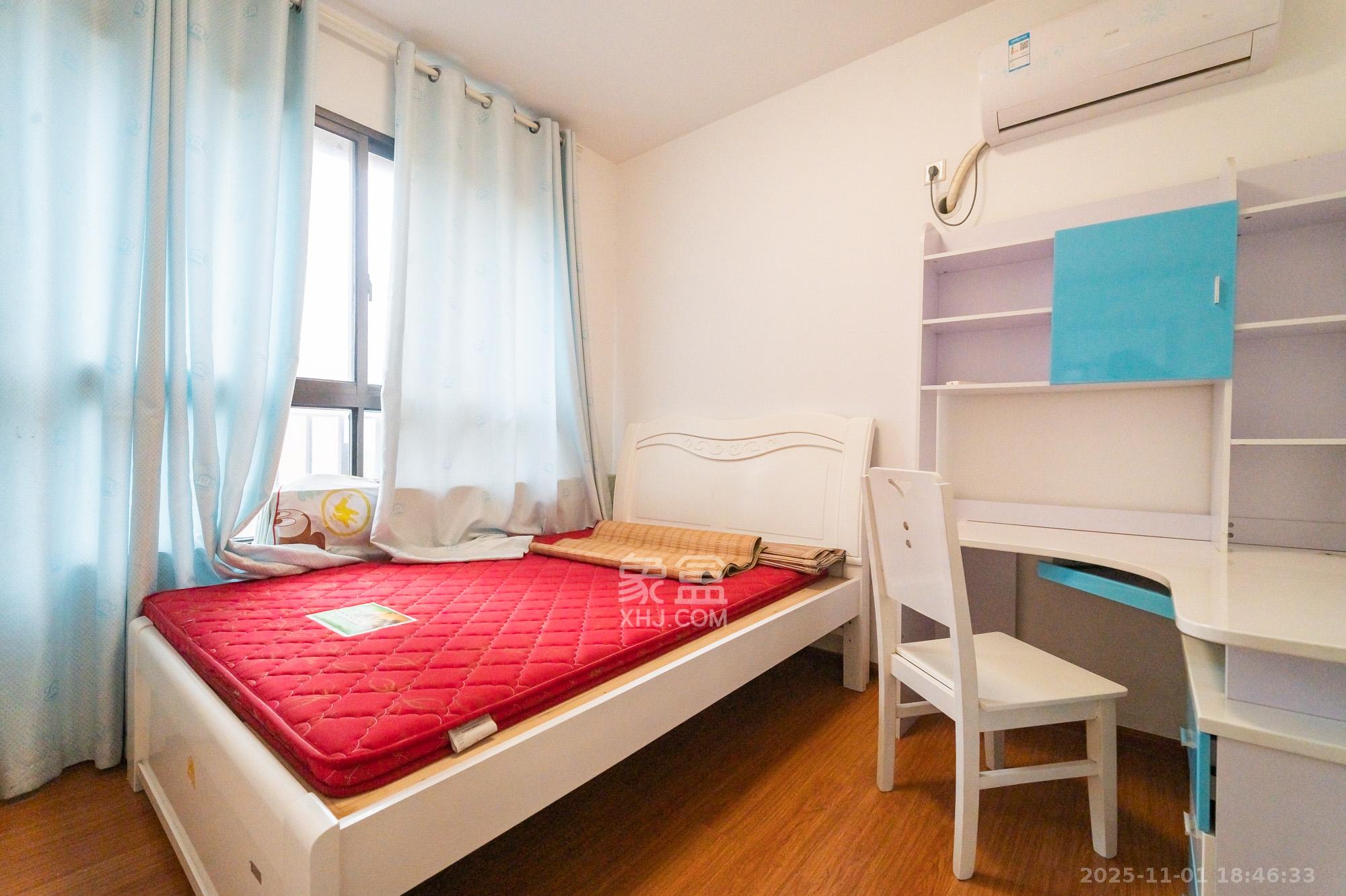 华润凤凰城三期  2室2厅1卫    53.0万 华润凤凰城三期  2室2厅1卫    53.0万卧室