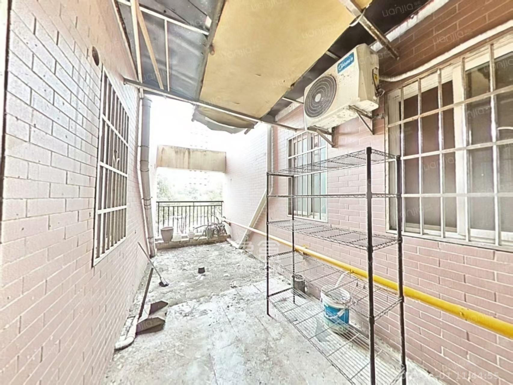 德润园  1室0厅0卫    2000.0元/月室内图