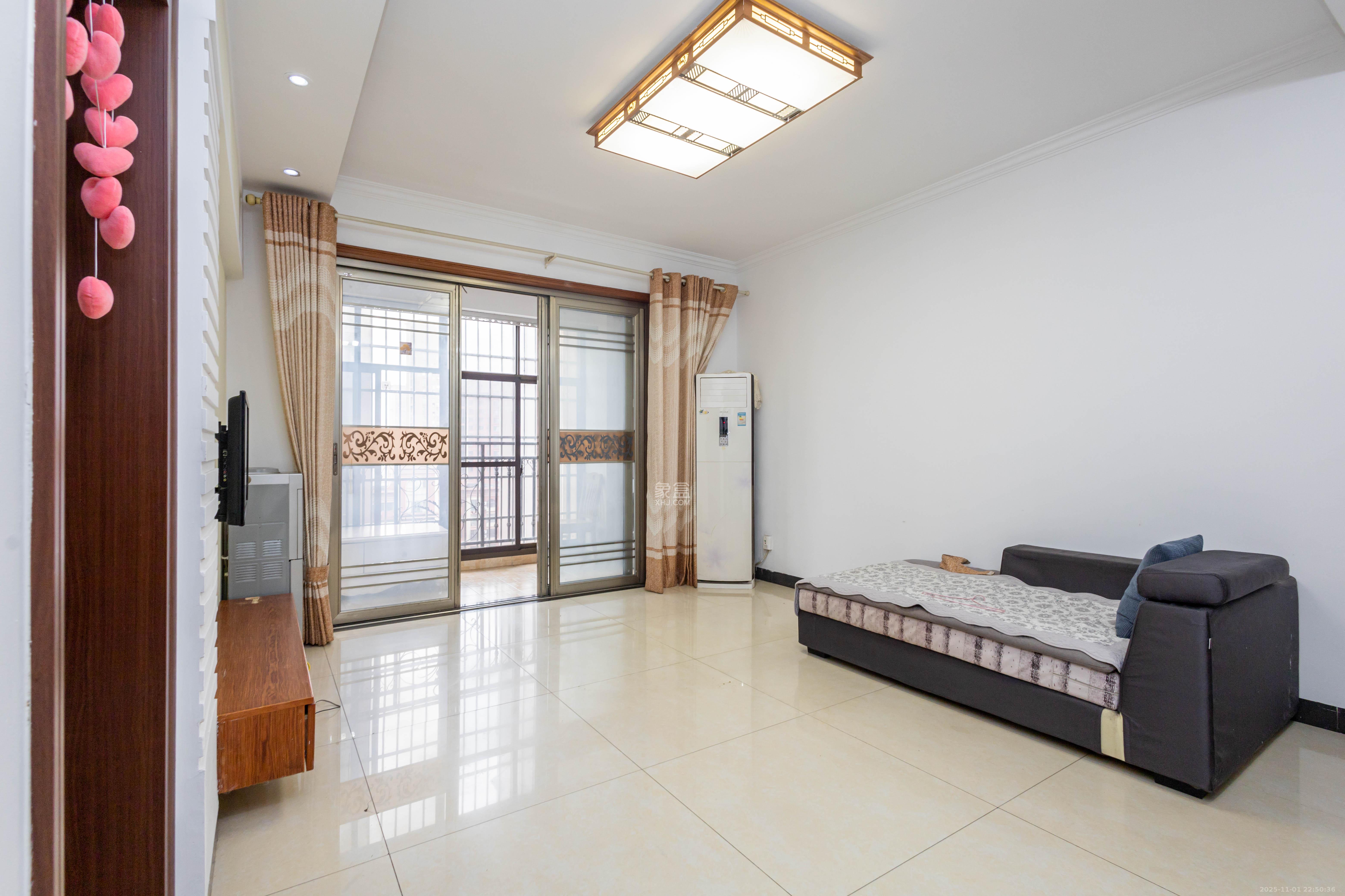 紫云阁  2室2厅1卫    35.8万客厅