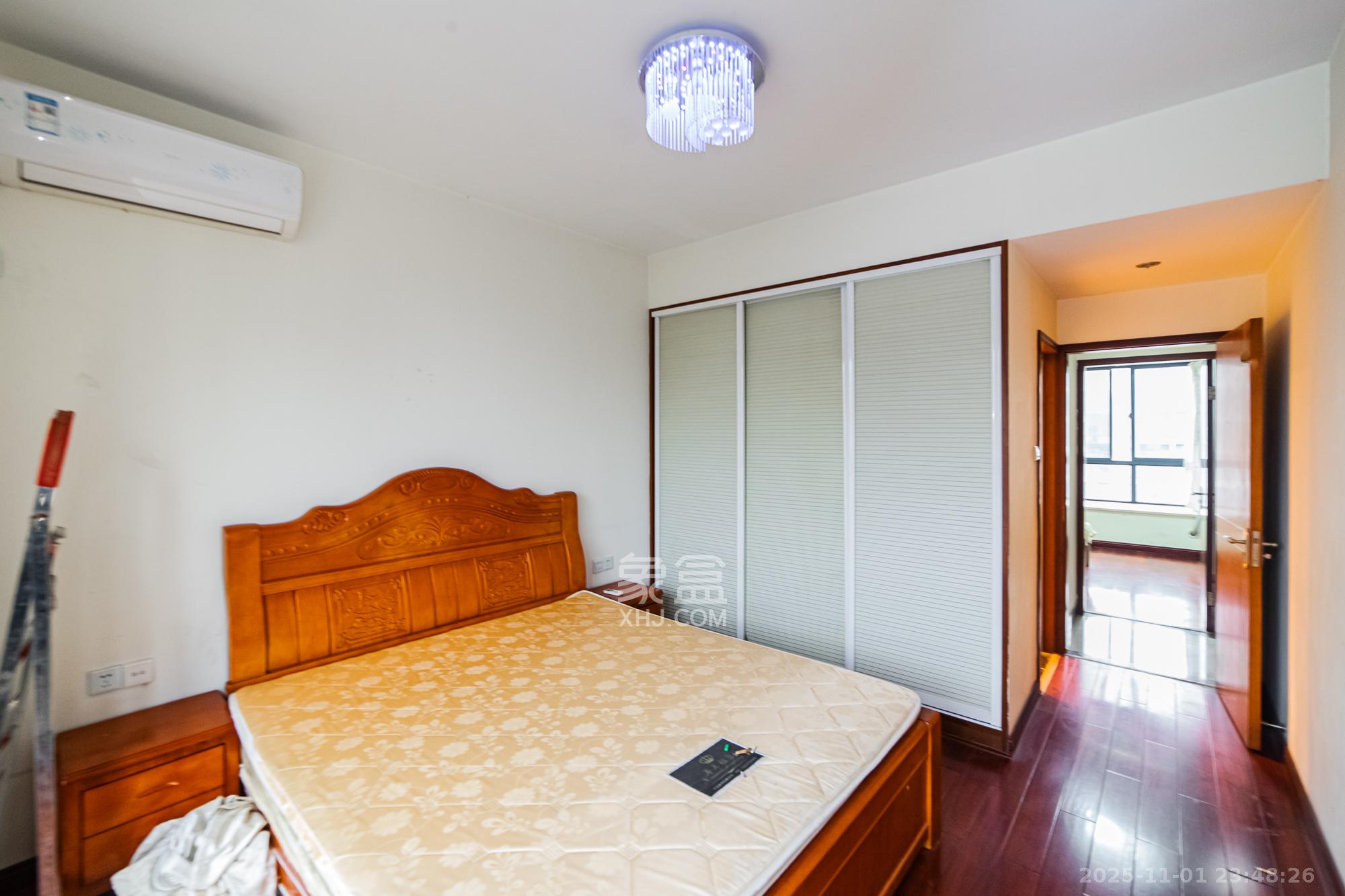 湘江世纪城鸿江苑 3室2厅2卫 103.0万 湘江世纪城鸿江苑 3室2厅2卫 103.0万卧室