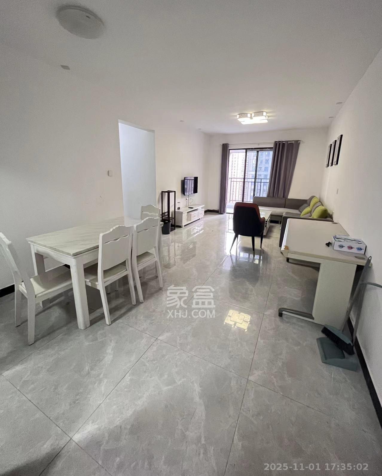 卓越浅水湾  3室2厅2卫    2500.0元/月 卓越浅水湾  3室2厅2卫    2500.0元/月室内图