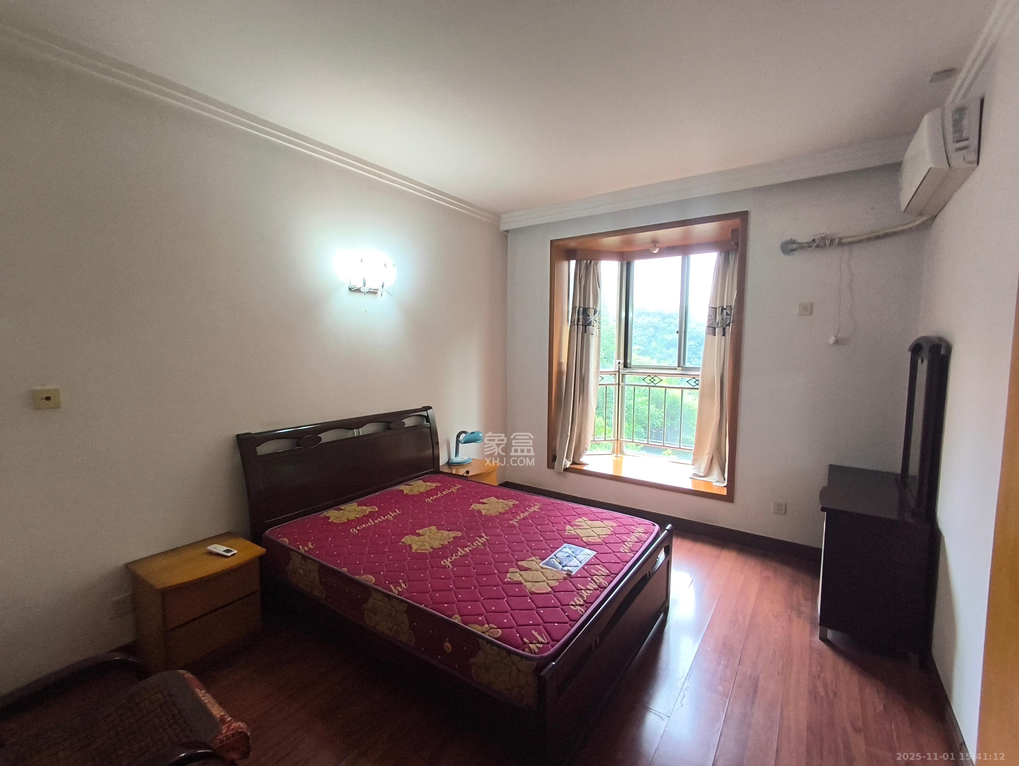 星电花园  3室2厅2卫    2900.0元/月室内图