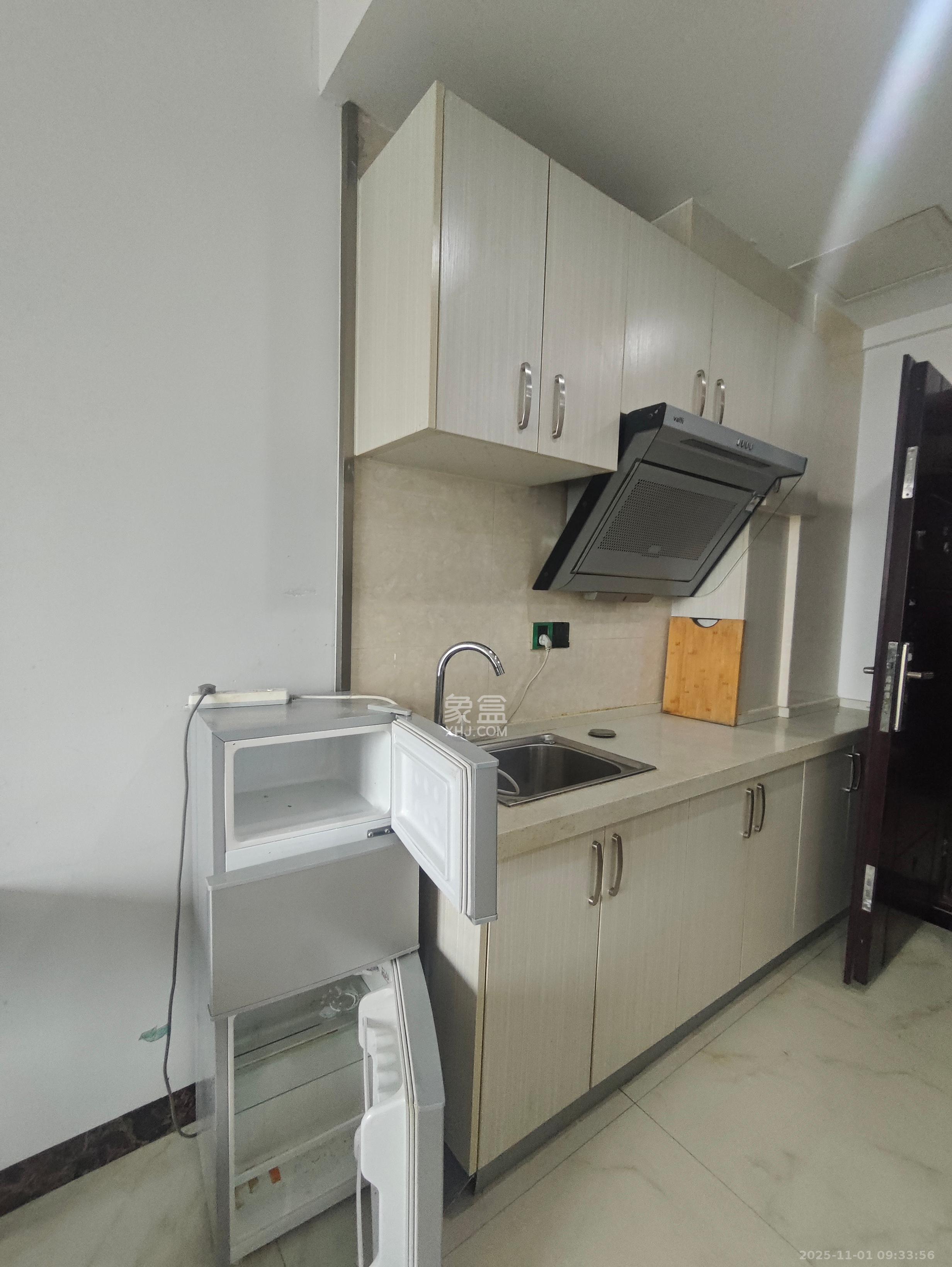 众东国际 1室1厅1卫 1700.0元/月 众东国际 1室1厅1卫 1700.0元/月室内图