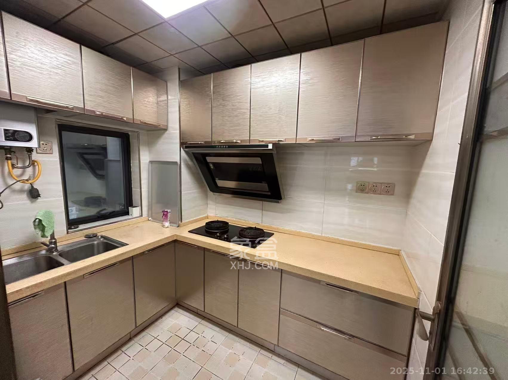 天元涉外景园B区  4室2厅2卫    3200.0元/月 天元涉外景园B区  4室2厅2卫    3200.0元/月室内图