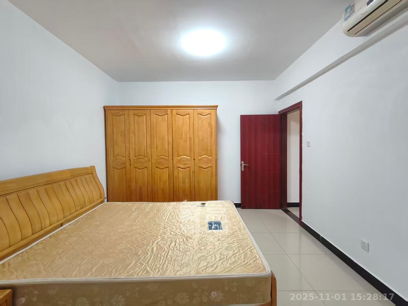 山水誉峰  3室2厅1卫    2600.0元/月室内图